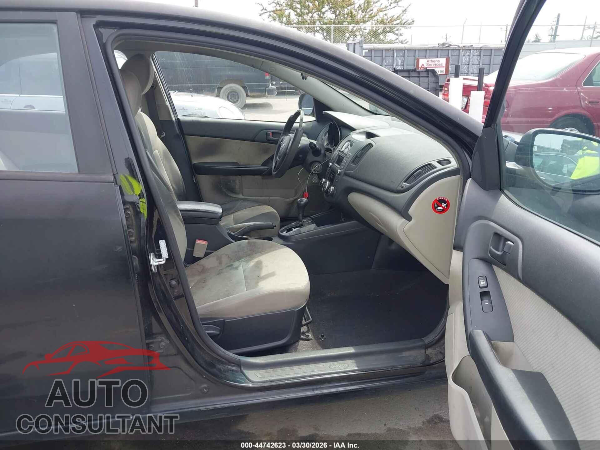 KIA FORTE 2010 - KNAFU4A23A5166102