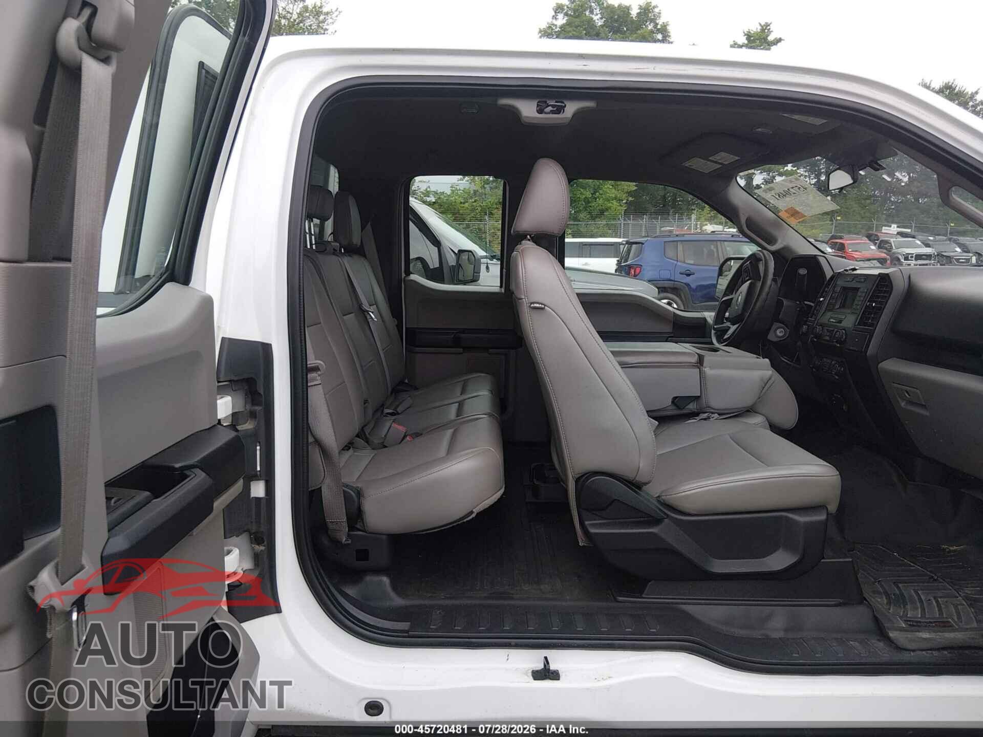 FORD F-150 2018 - 1FTFX1E55JFA65179