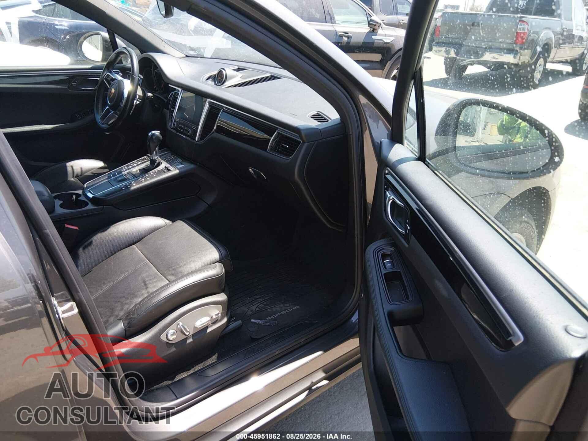PORSCHE MACAN 2018 - WP1AA2A55JLB09351