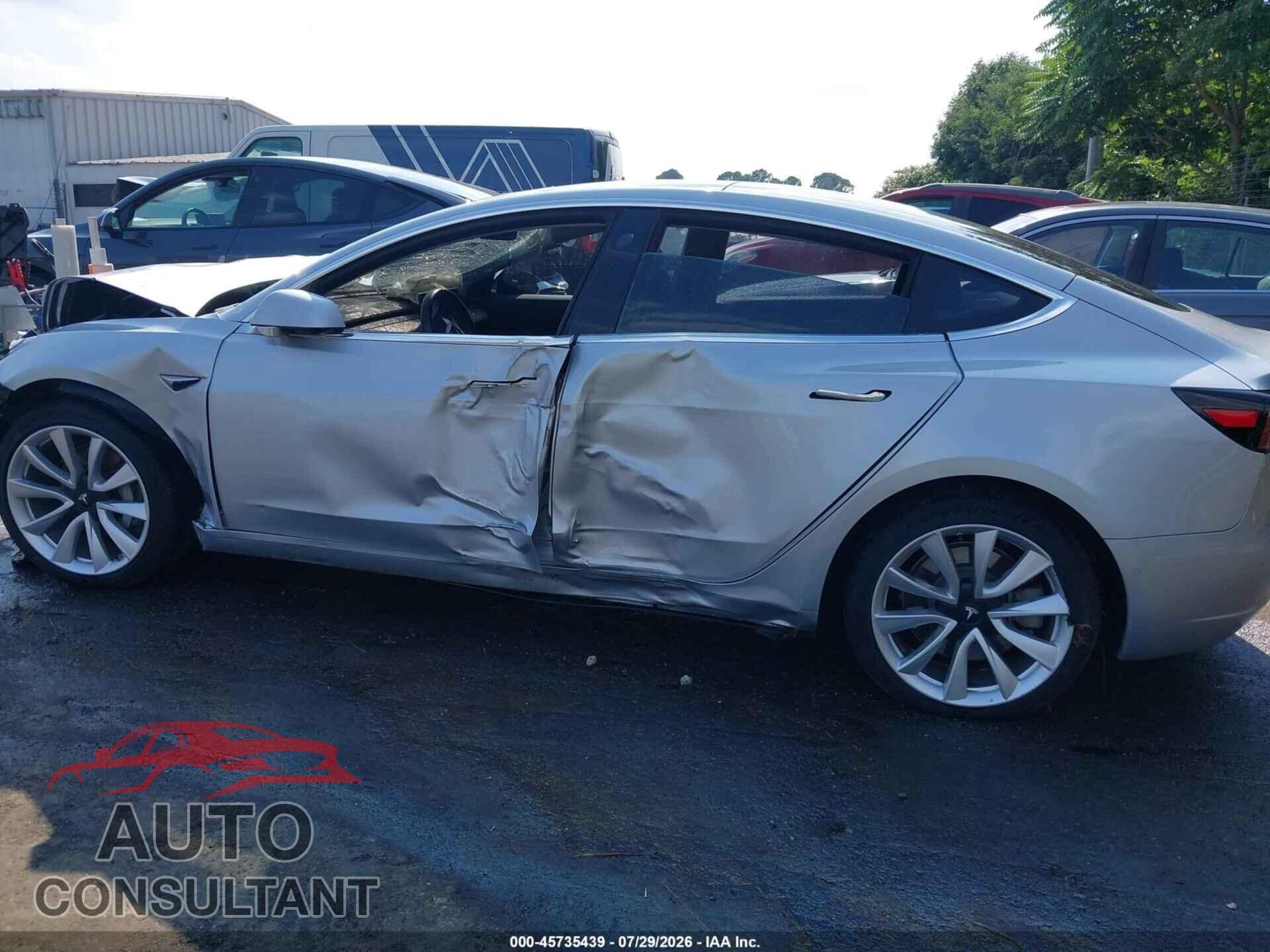 TESLA MODEL 3 2018 - 5YJ3E1EA5JF031107
