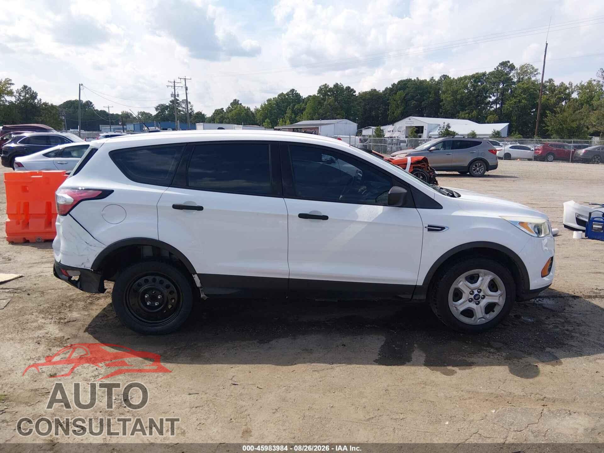 FORD ESCAPE 2017 - 1FMCU0F75HUB74667