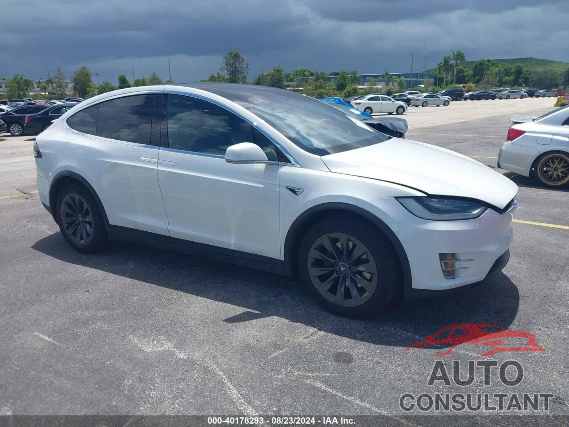 TESLA MODEL X 2017 - 5YJXCBE2XHF064197