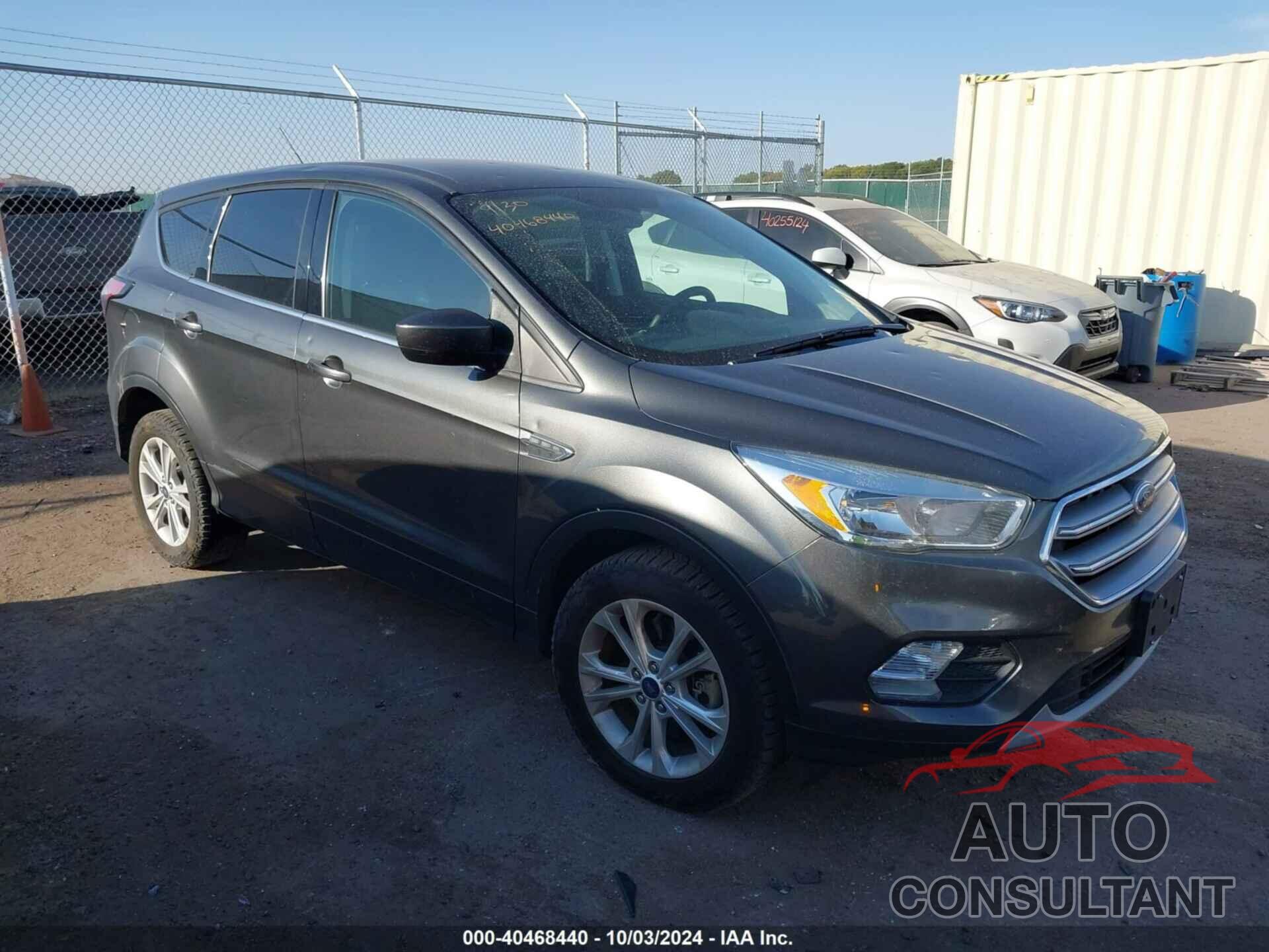 FORD ESCAPE 2017 - 1FMCU9G94HUD41976