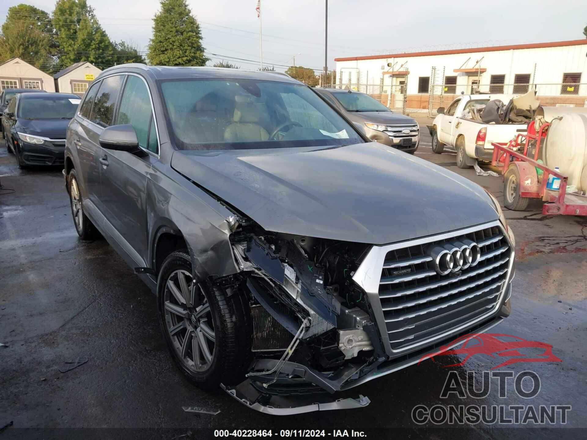 AUDI Q7 2018 - WA1LAAF71JD018435