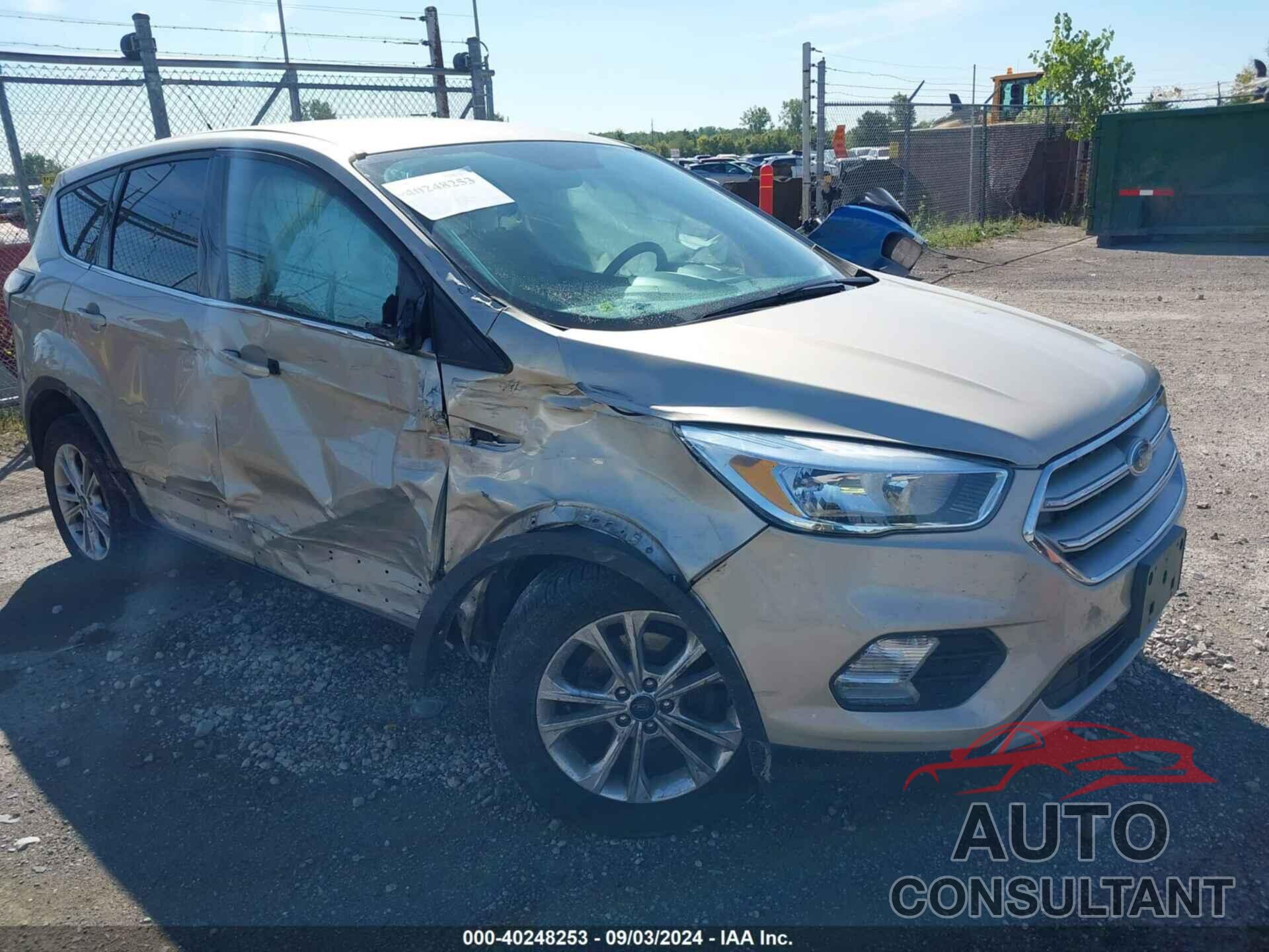 FORD ESCAPE 2017 - 1FMCU0GD9HUB14623
