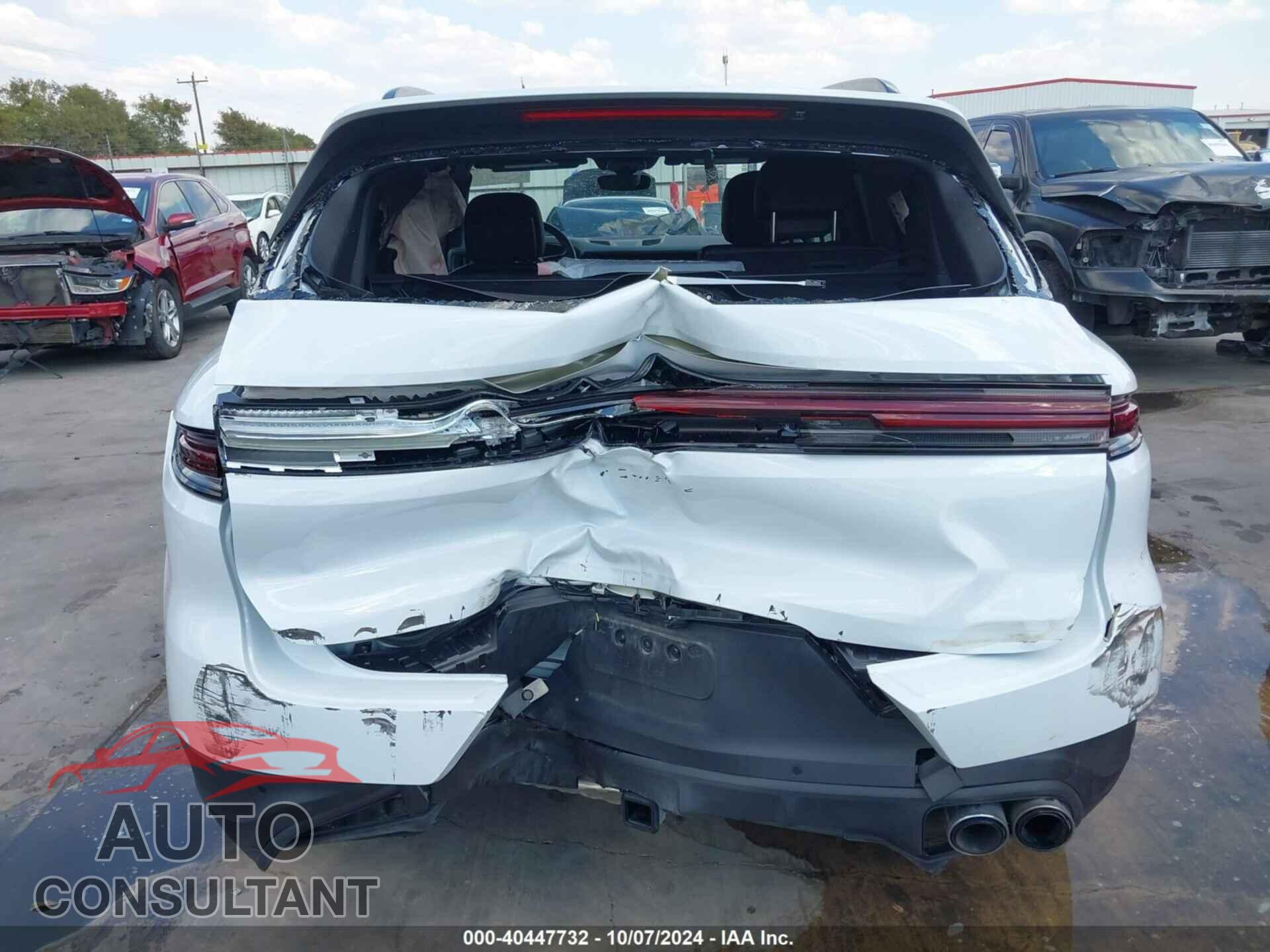 PORSCHE CAYENNE 2024 - WP1AA2AY8RDA01015