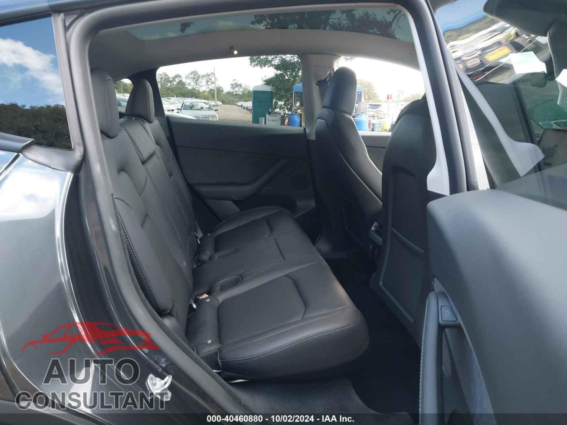 TESLA MODEL Y 2024 - 7SAYGDEE3RF152995