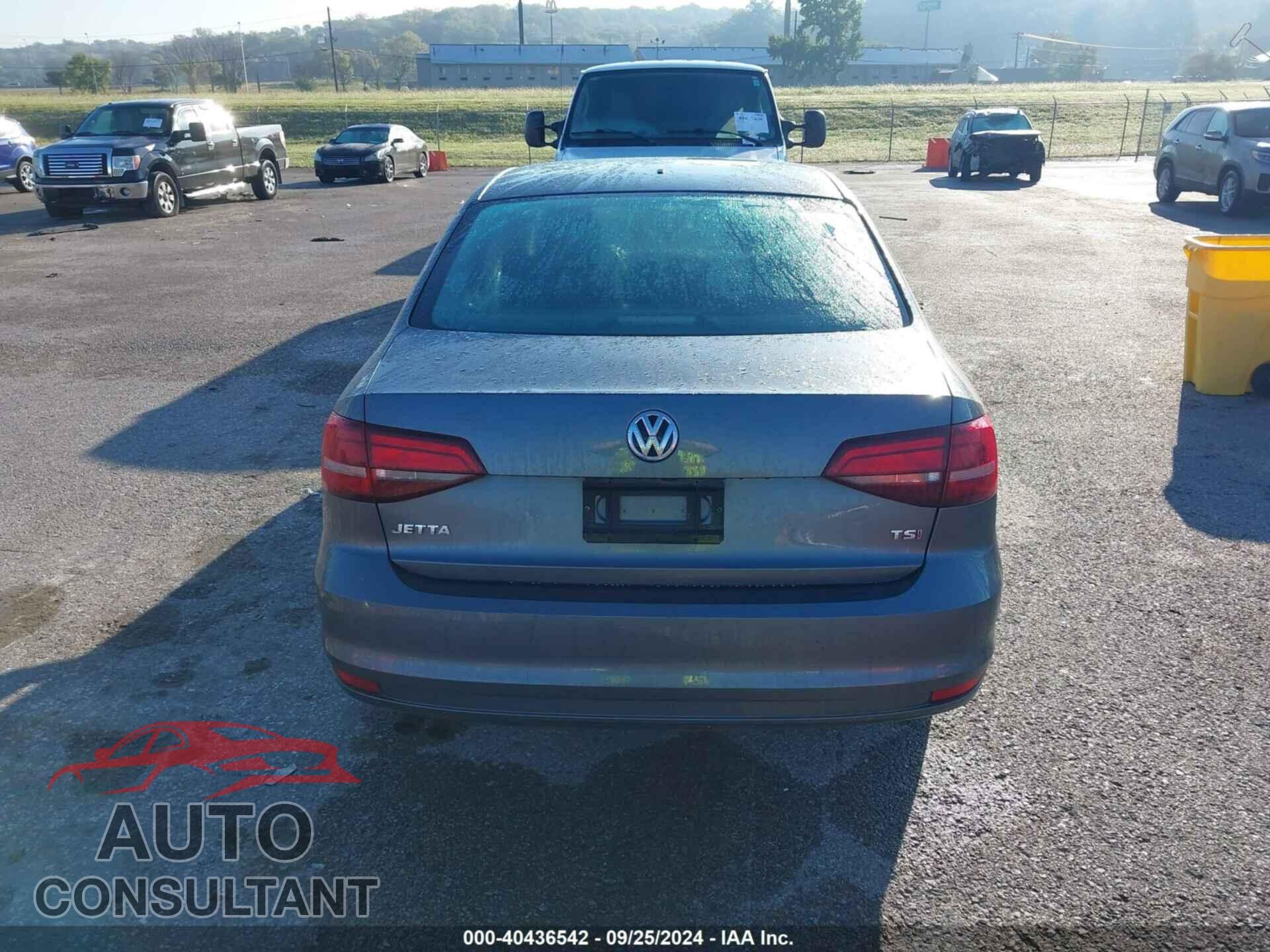 VOLKSWAGEN JETTA 2017 - 3VW2B7AJ6HM336311