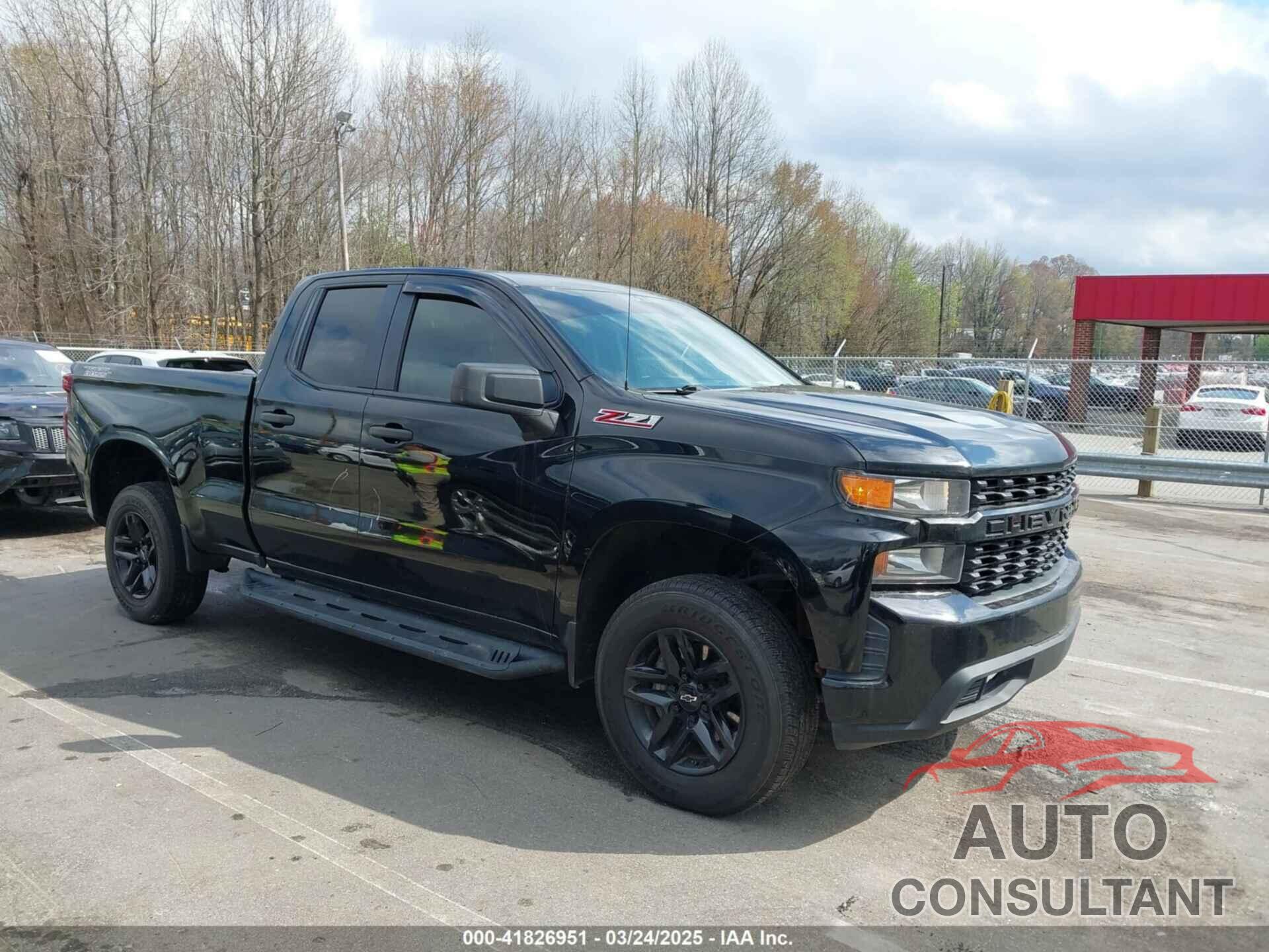 CHEVROLET SILVERADO 1500 2019 - 1GCRYCEF0KZ235480