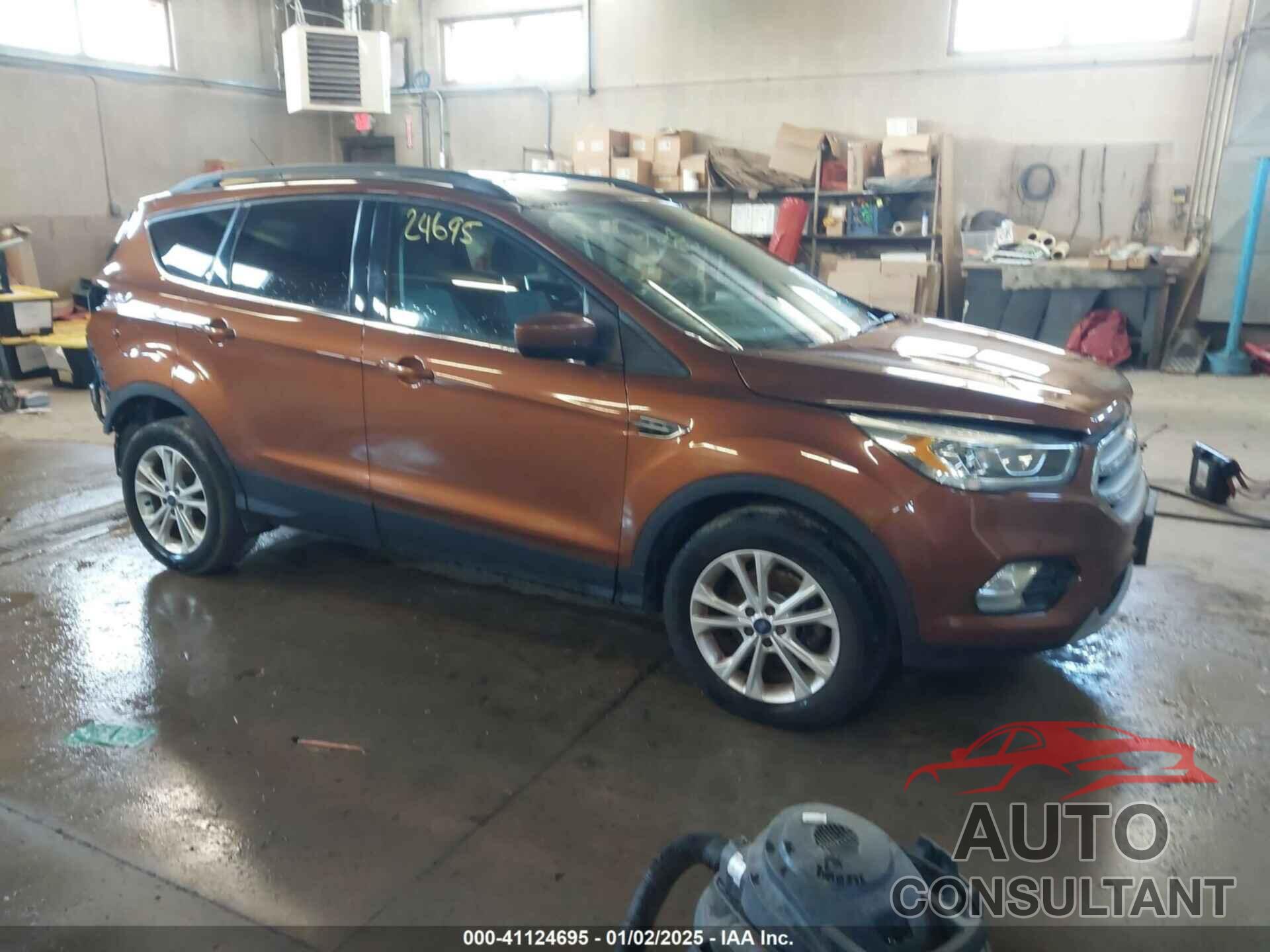FORD ESCAPE 2017 - 1FMCU0GDXHUE52306