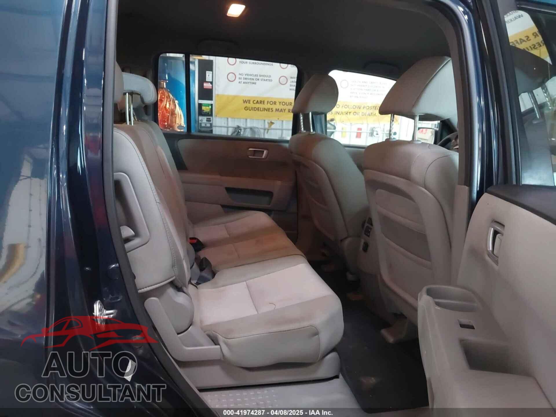 HONDA PILOT 2011 - 5FNYF4H43BB022885