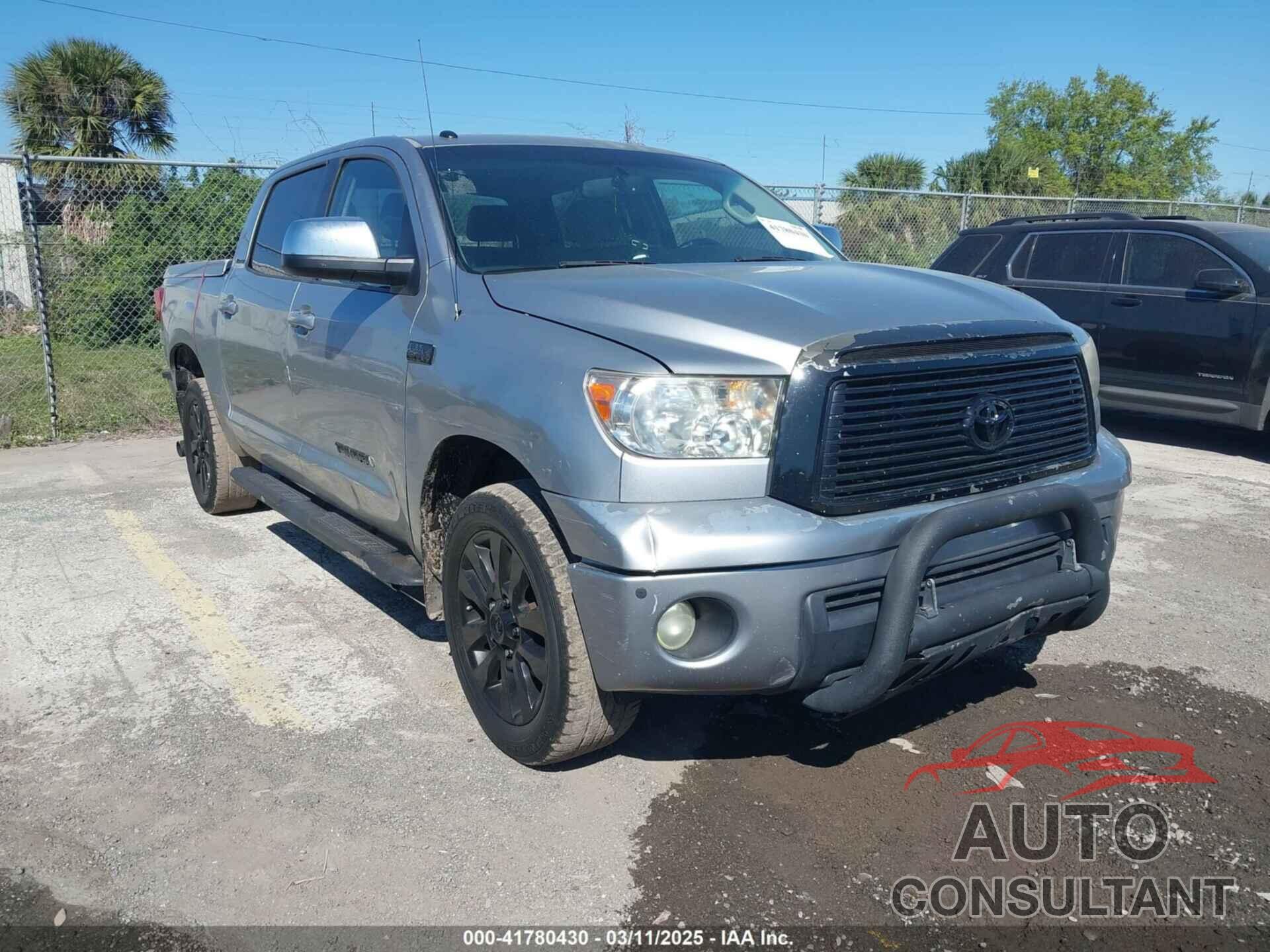 TOYOTA TUNDRA 2011 - 5TFFY5F10BX109228