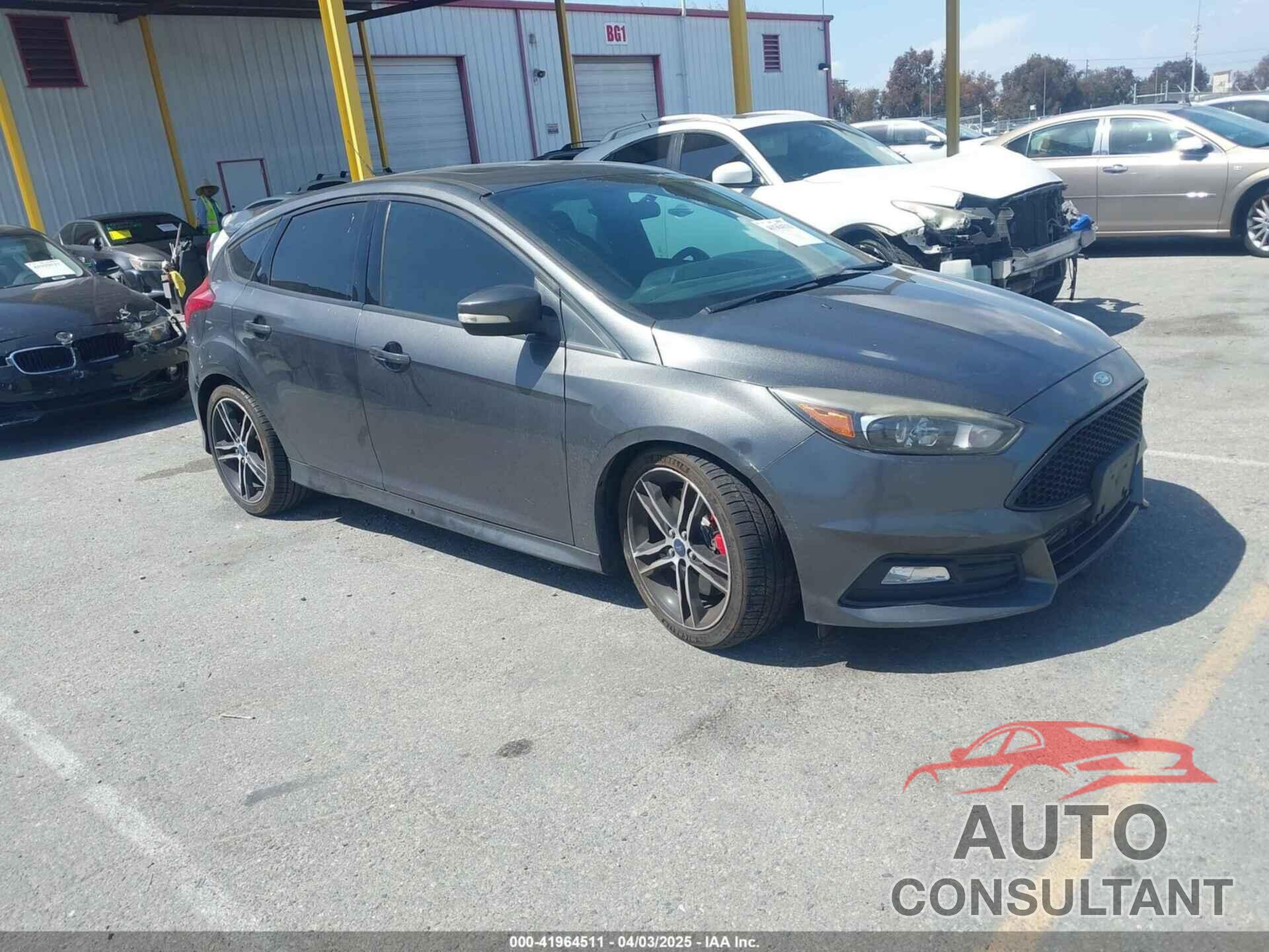 FORD FOCUS ST 2015 - 1FADP3L94FL241243