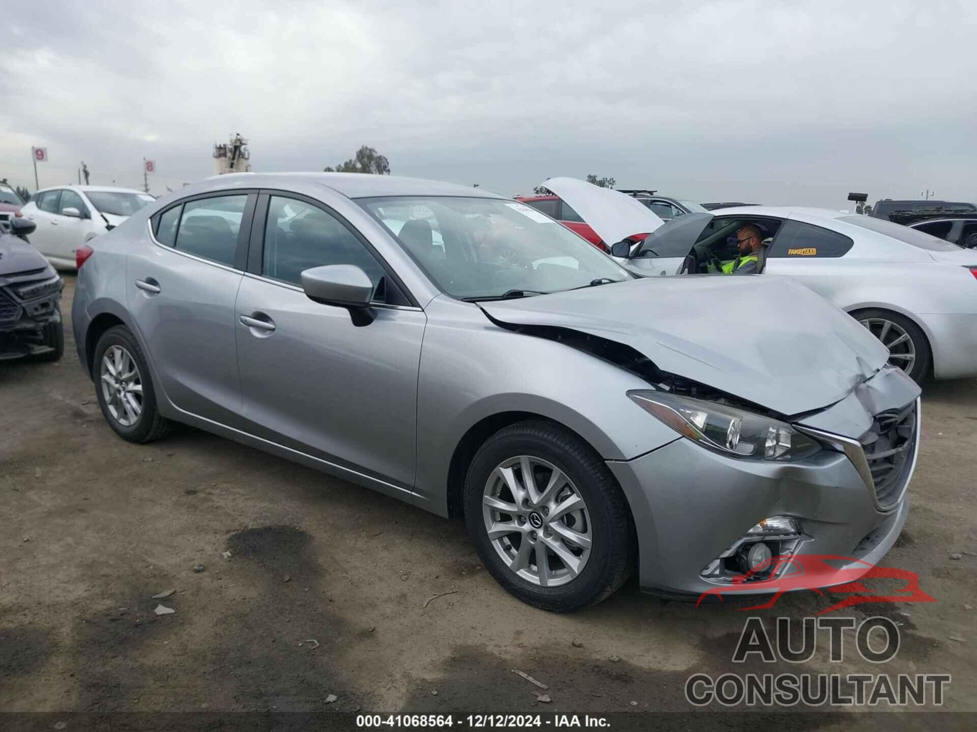 MAZDA MAZDA3 2014 - JM1BM1V79E1198006