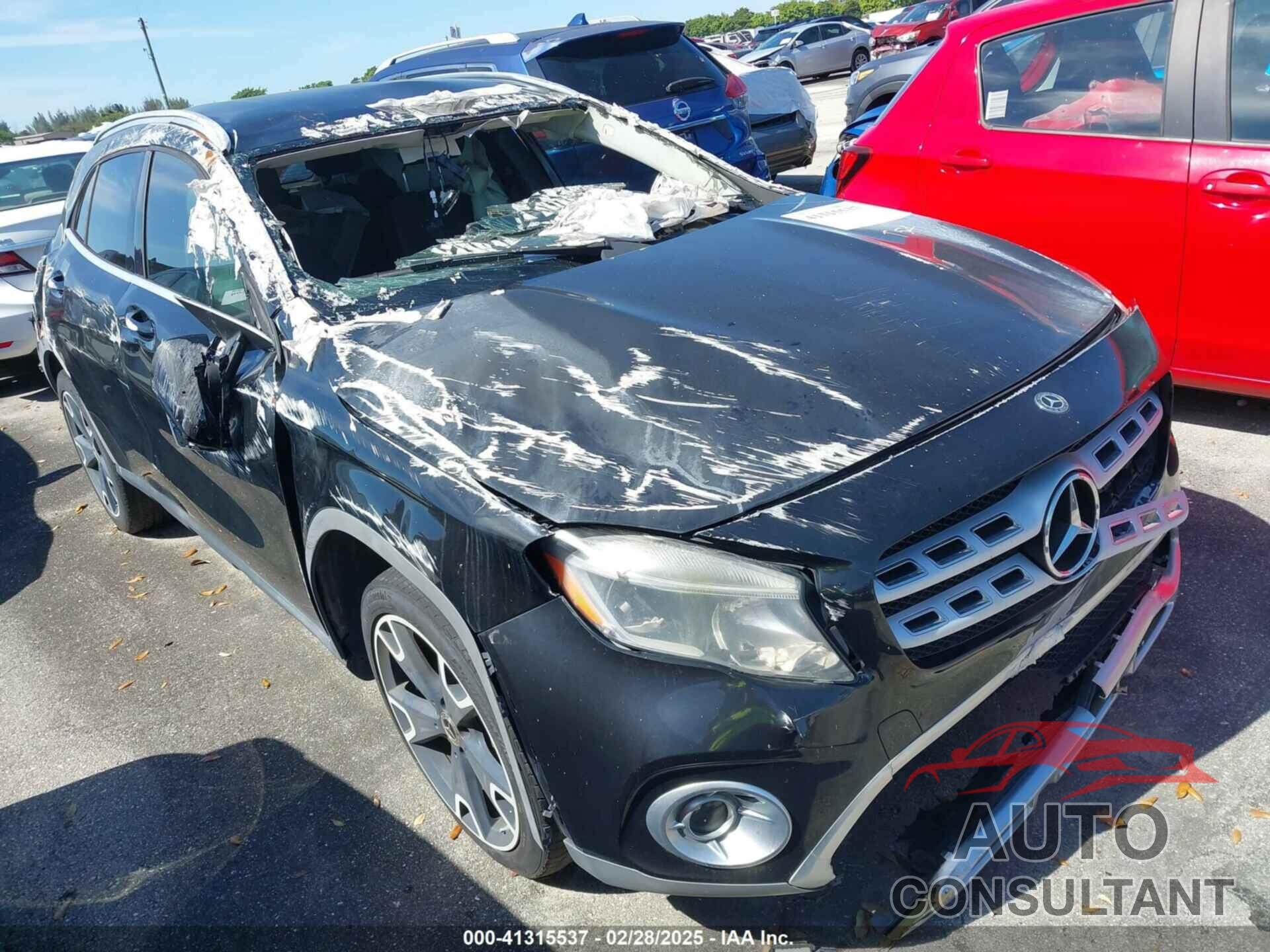 MERCEDES-BENZ GLA 250 2019 - WDCTG4EB7KJ577237
