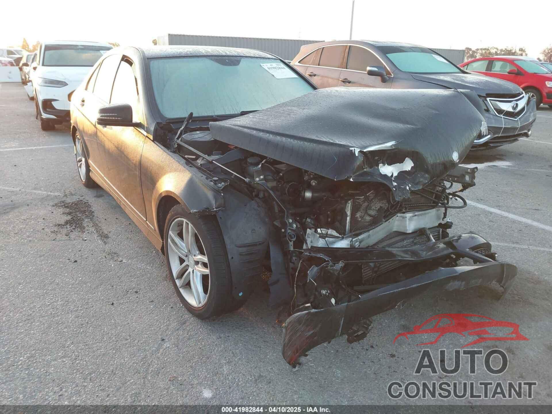MERCEDES-BENZ C 250 2013 - WDDGF4HBXDR259189