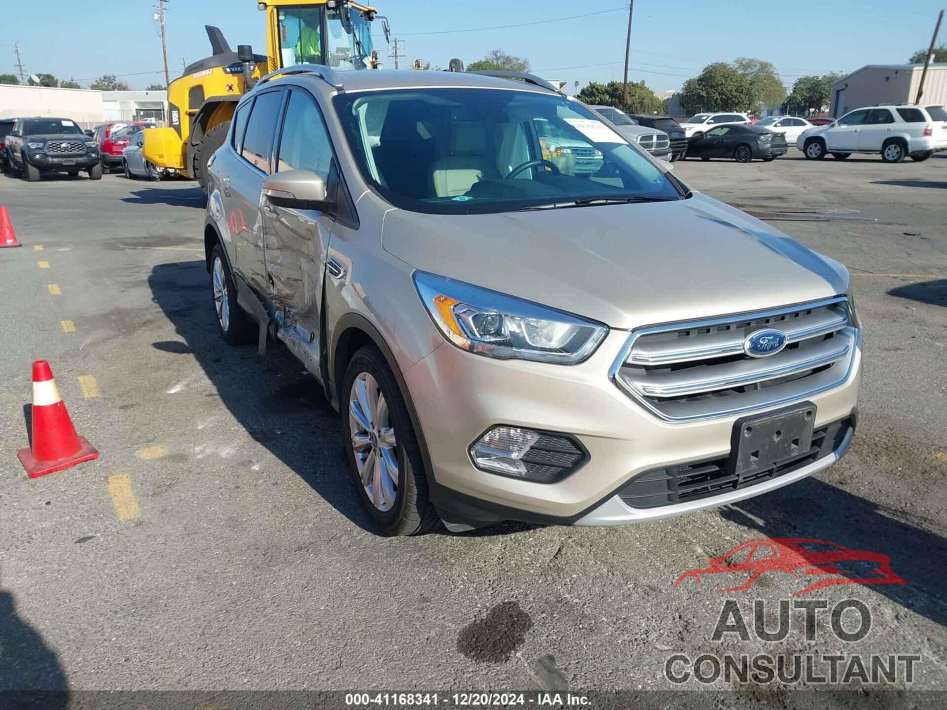 FORD ESCAPE 2017 - 1FMCU0JD8HUD42413