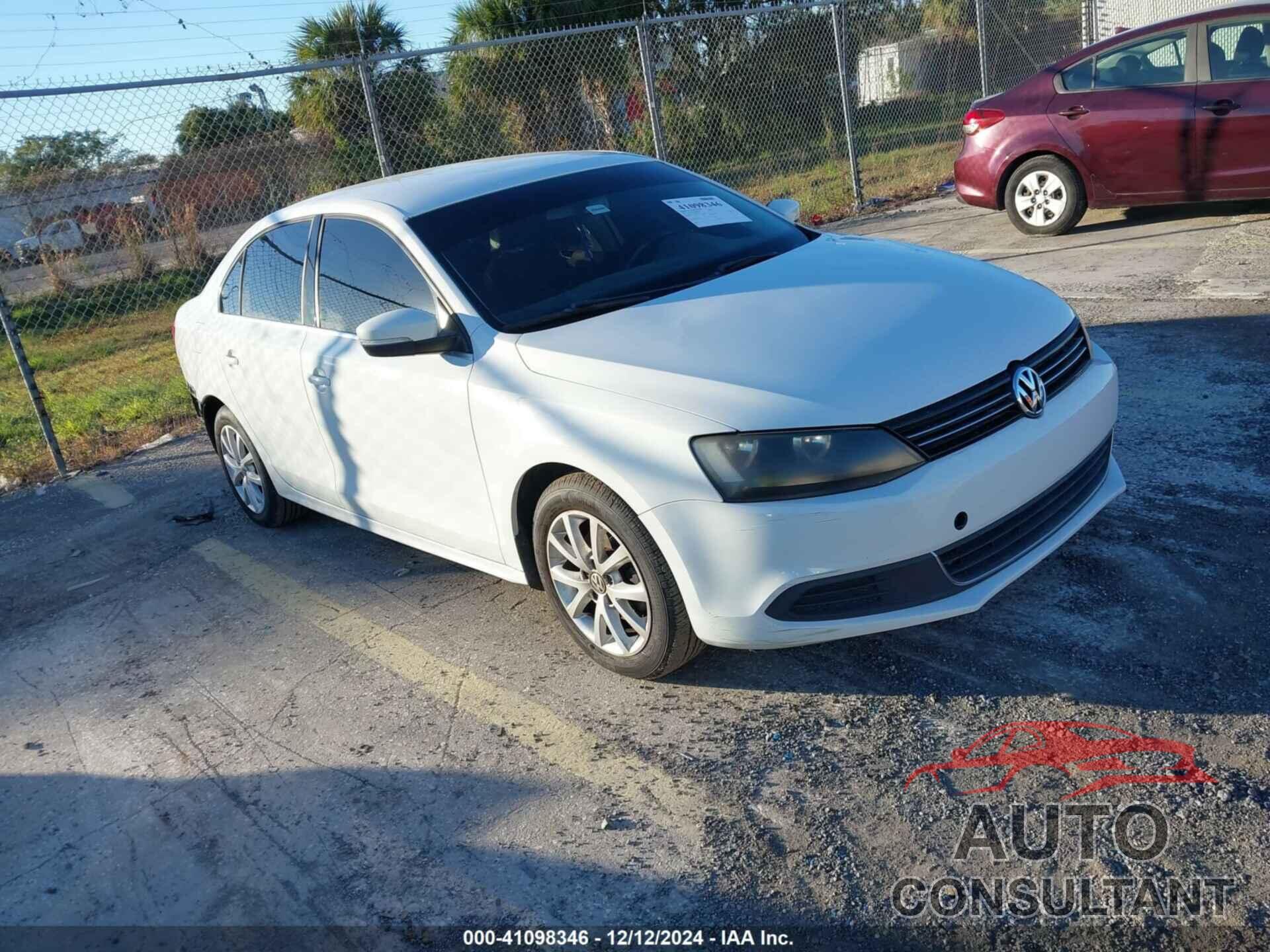 VOLKSWAGEN JETTA 2014 - 3VWD17AJ4EM293174