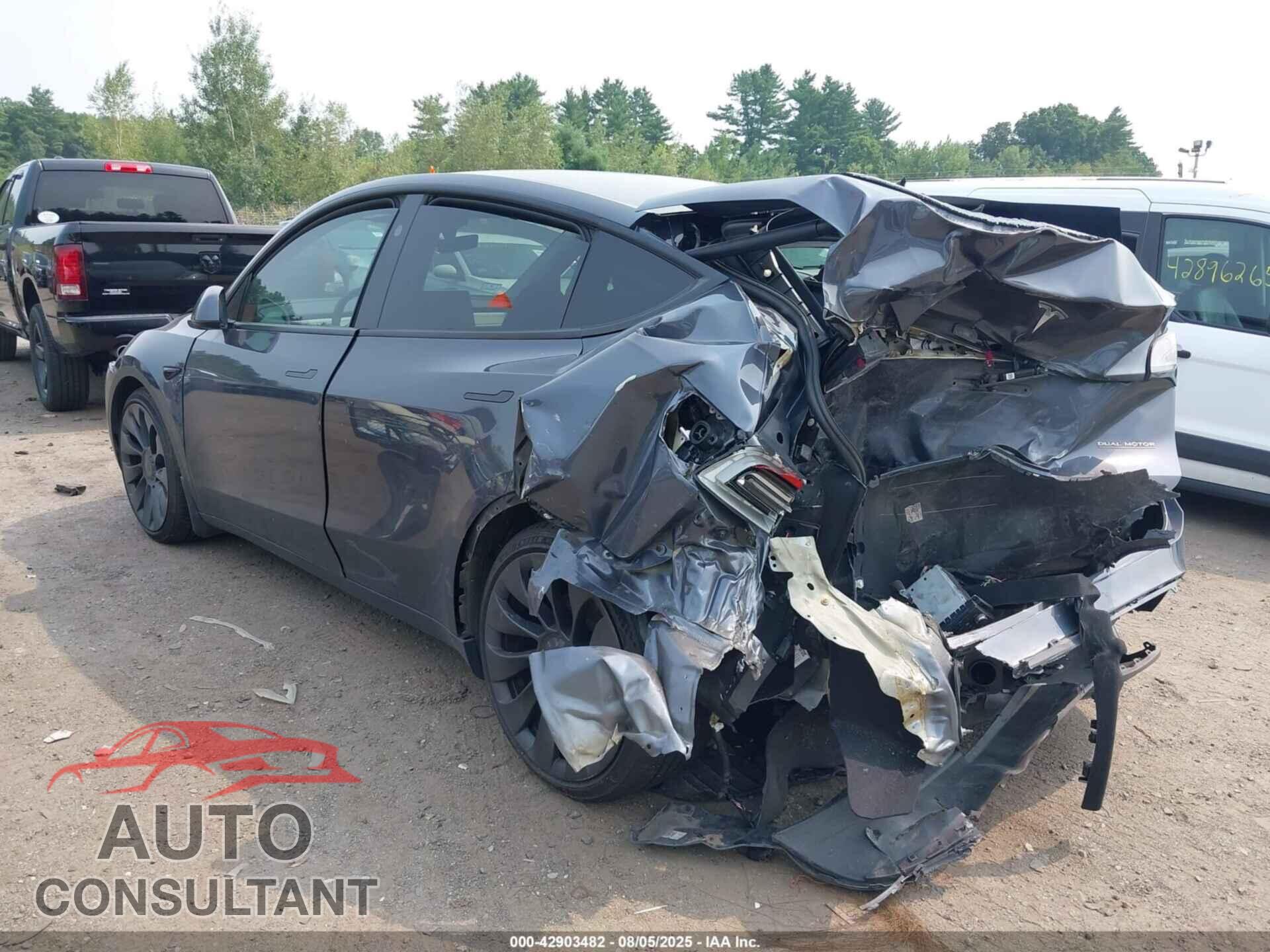 TESLA MODEL Y 2023 - 7SAYGDEF4PF854801