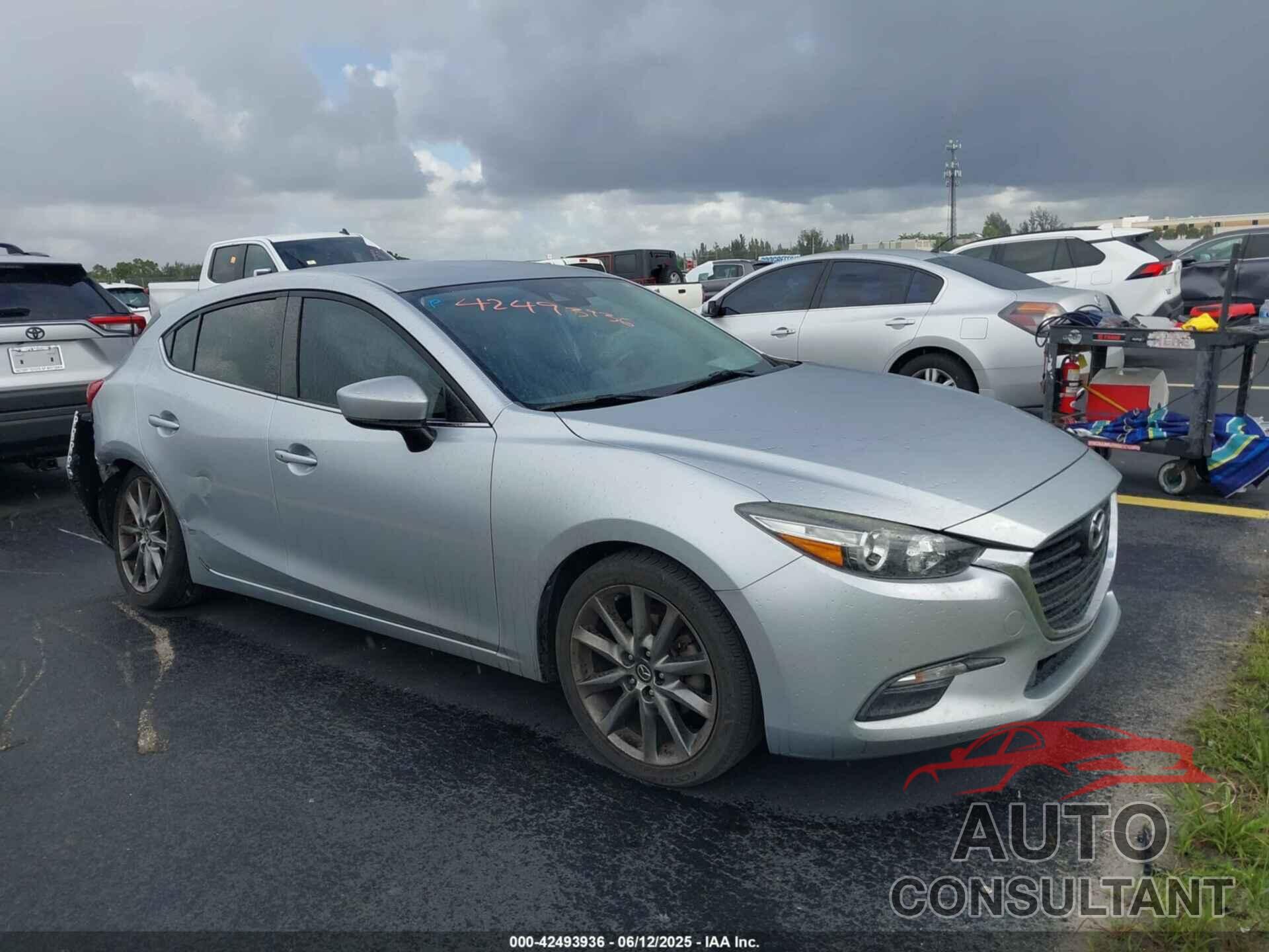 MAZDA 3 2018 - 3MZBN1L33JM209153