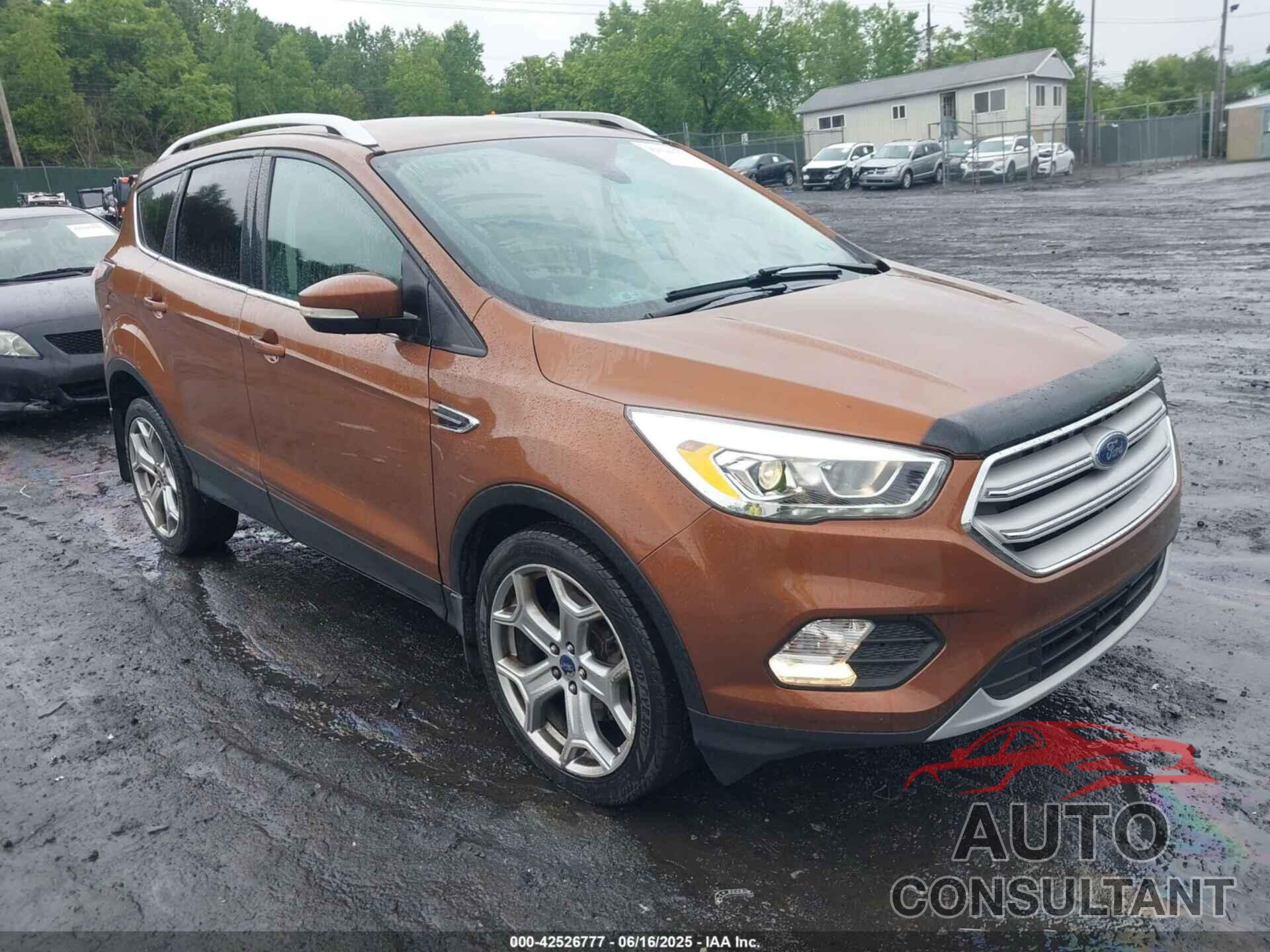 FORD ESCAPE 2017 - 1FMCU9J95HUA02328
