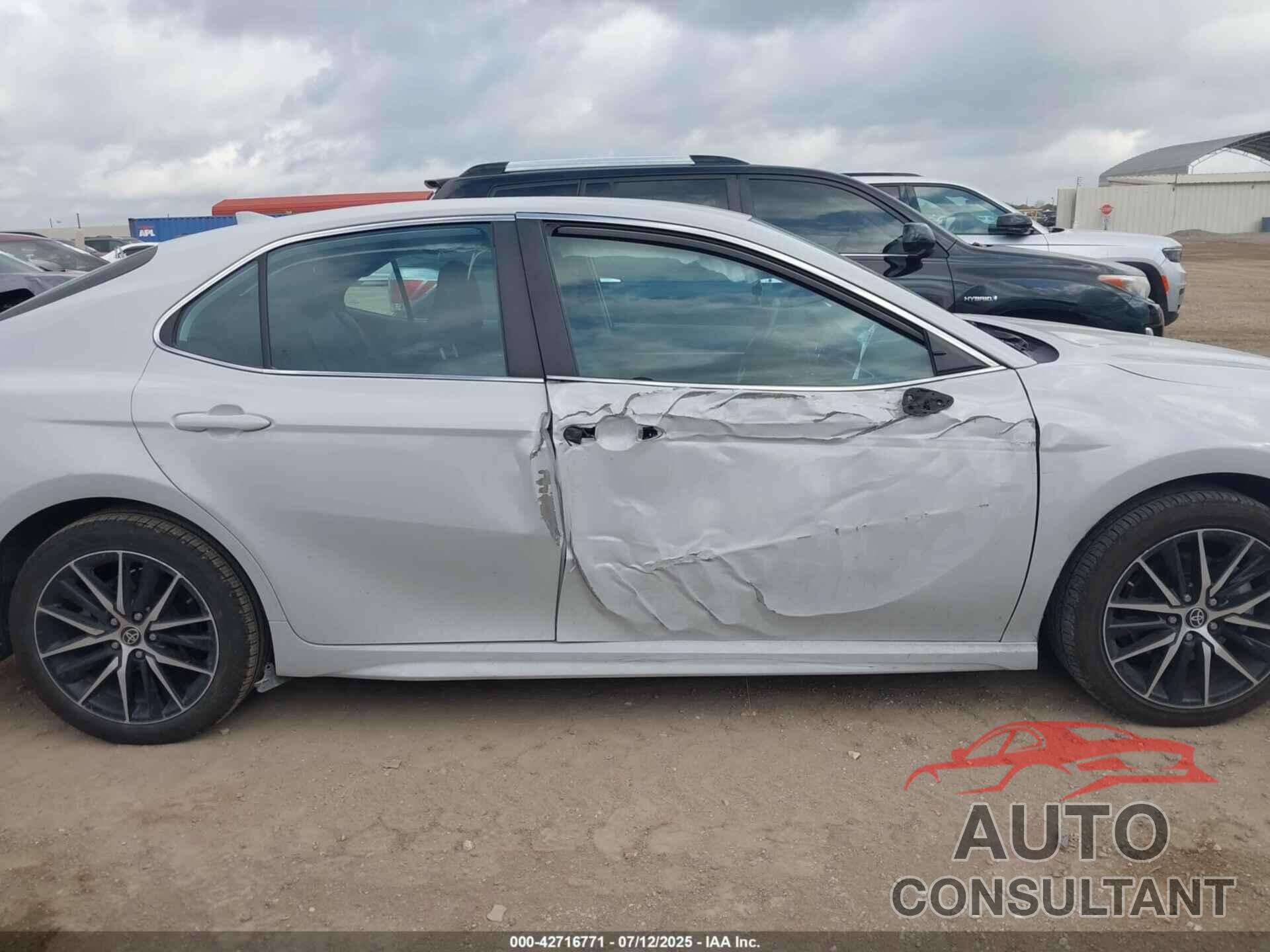 TOYOTA CAMRY 2023 - 4T1G11AKXPU128889