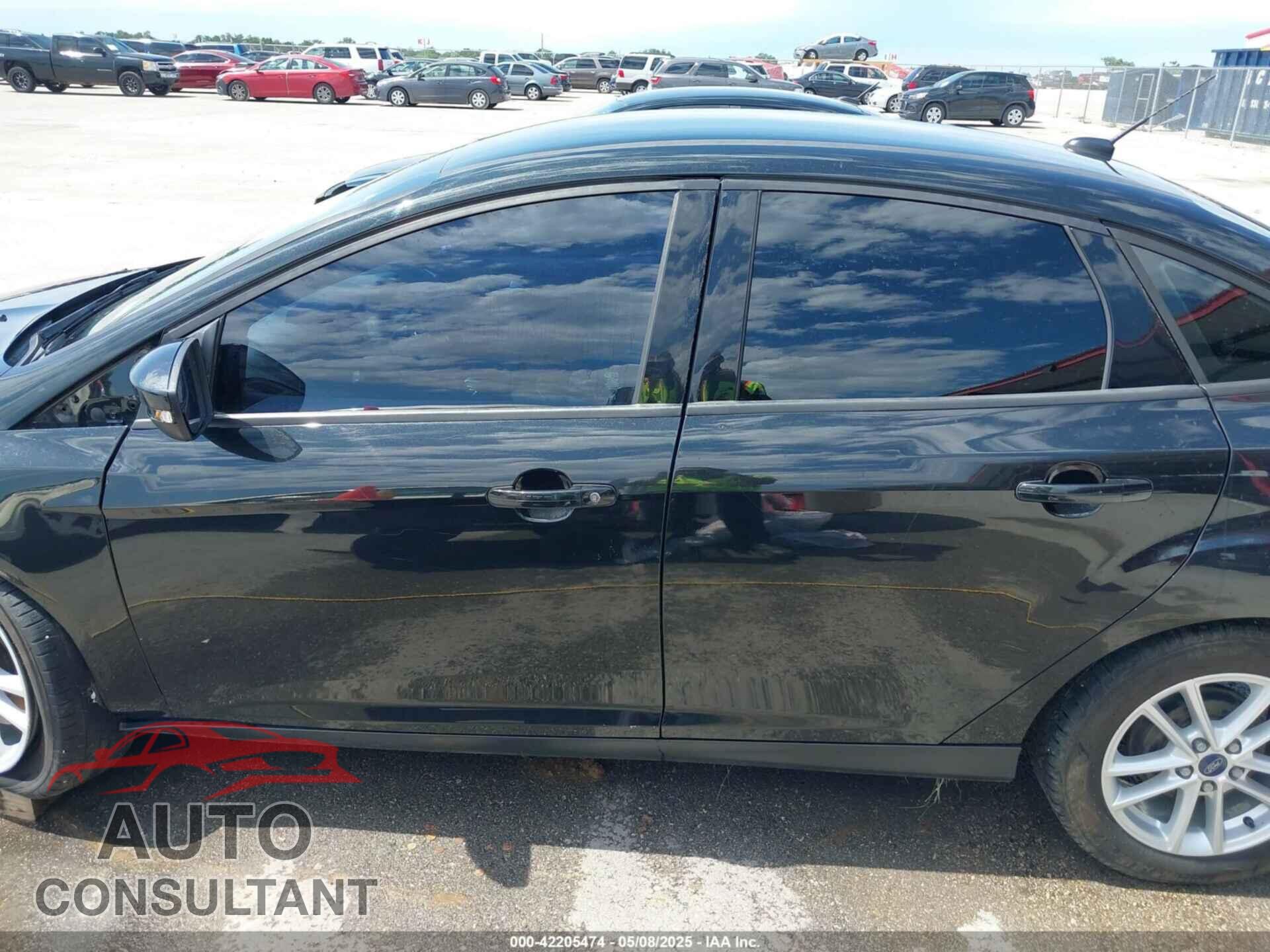 FORD FOCUS 2015 - 1FADP3F2XFL313657