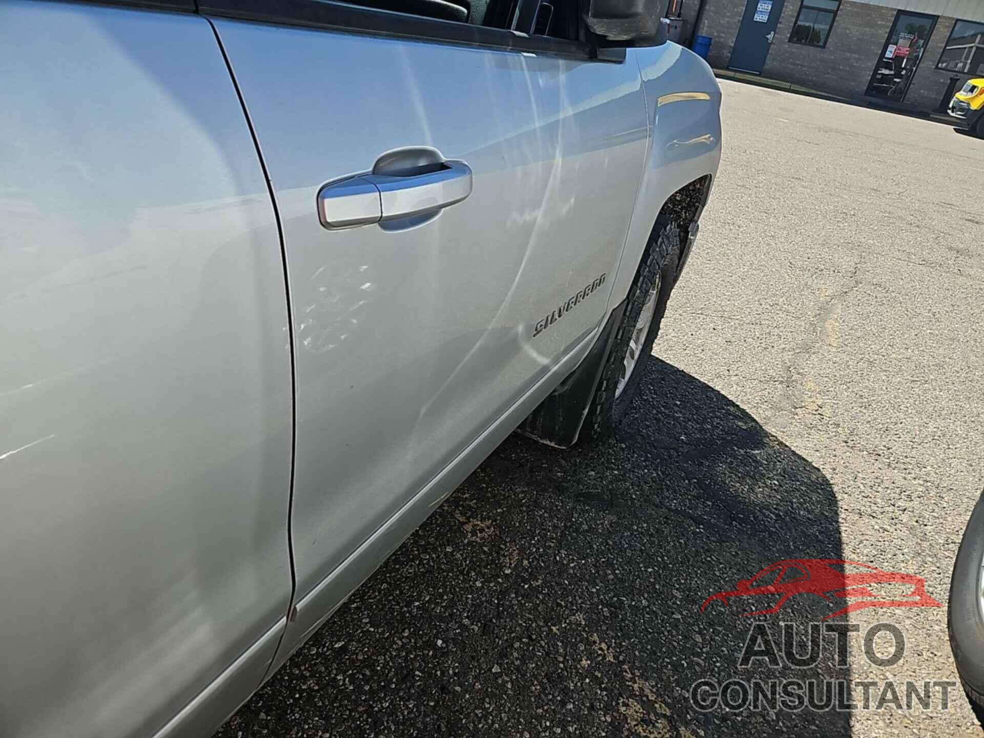 CHEVROLET SILVERADO 2015 - 1GCVKREC8FZ368437
