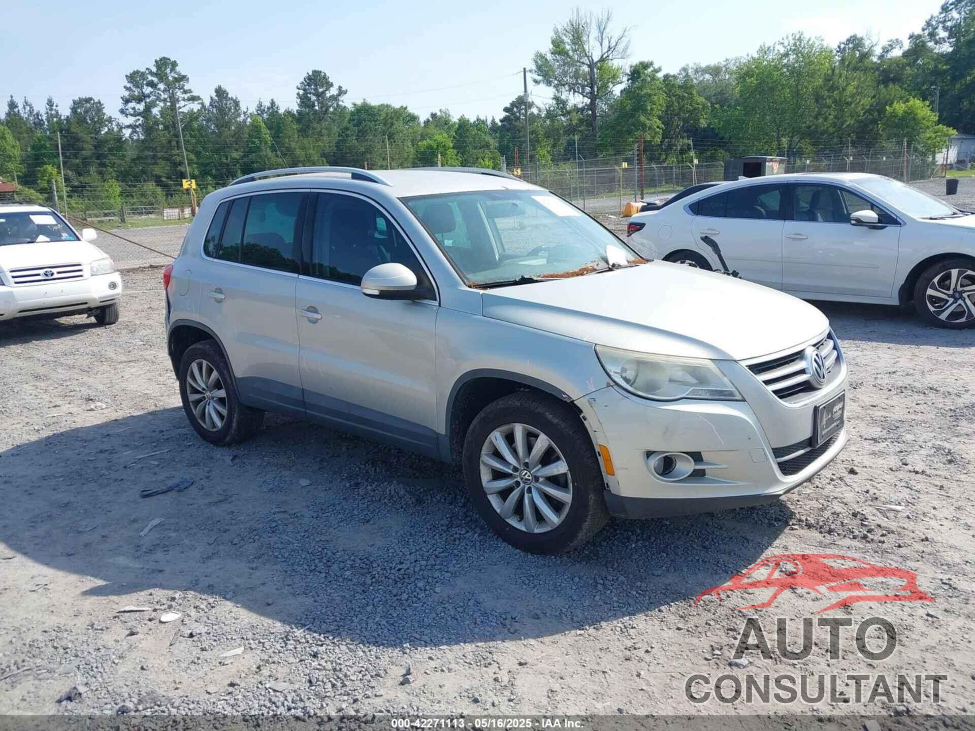 VOLKSWAGEN TIGUAN LIMITED 2018 - WVGAV7AX4JK003057