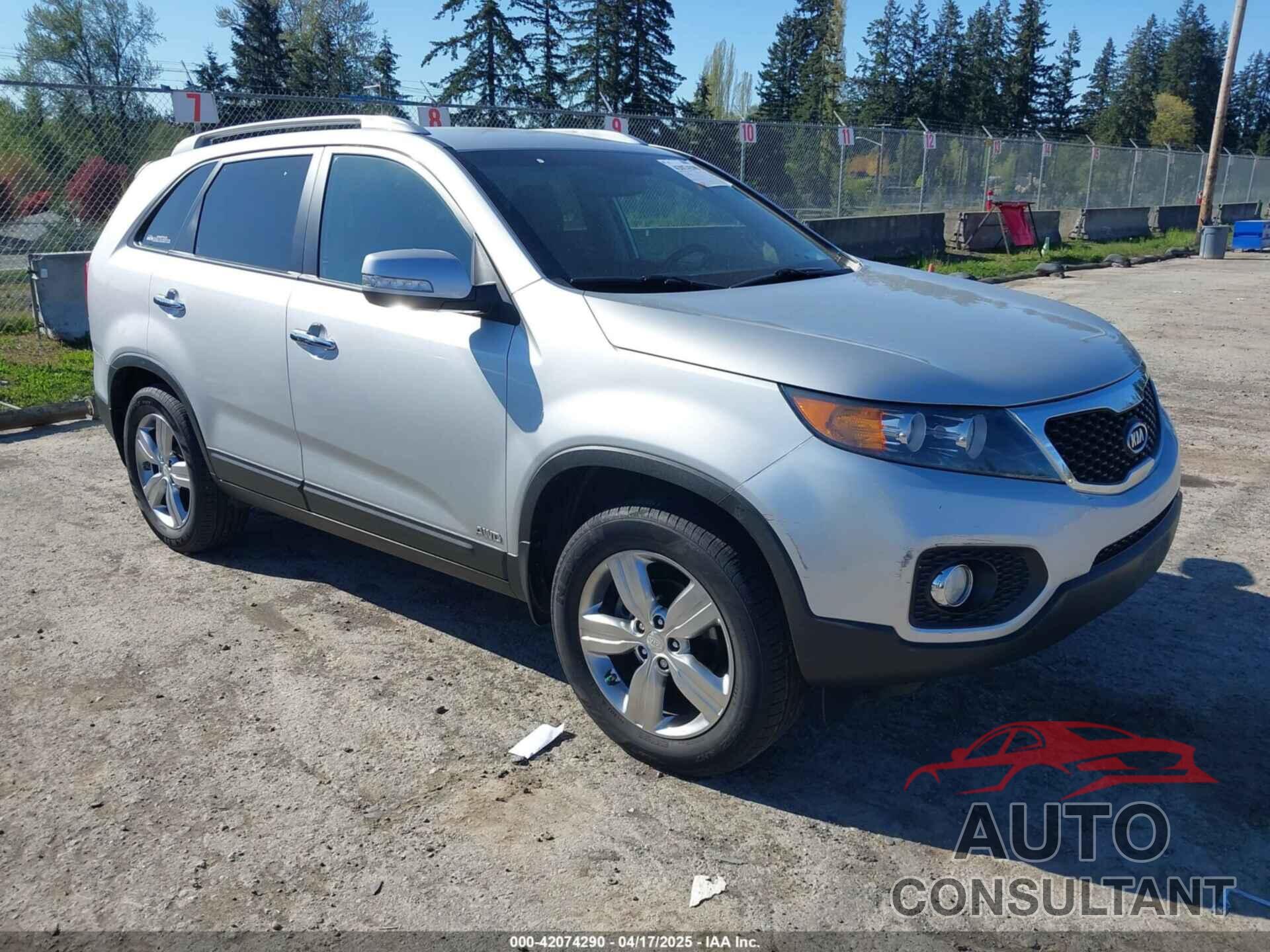 KIA SORENTO 2013 - 5XYKUDA64DG357348