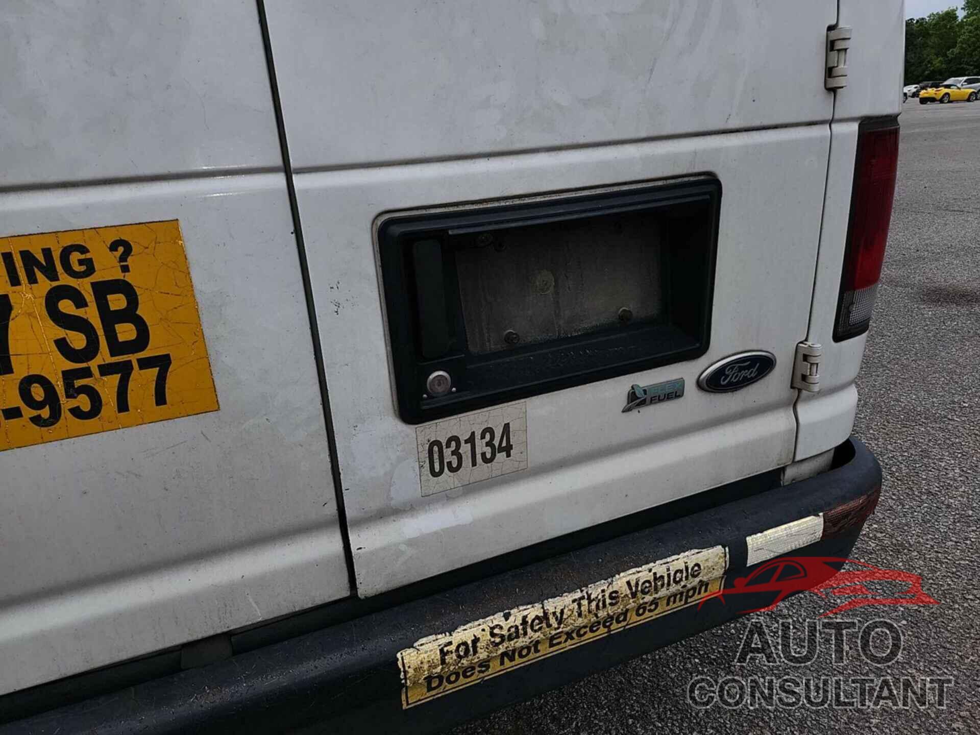 FORD E-350 SUPER DUTY 2013 - 1FBNE3BL8DDA08351