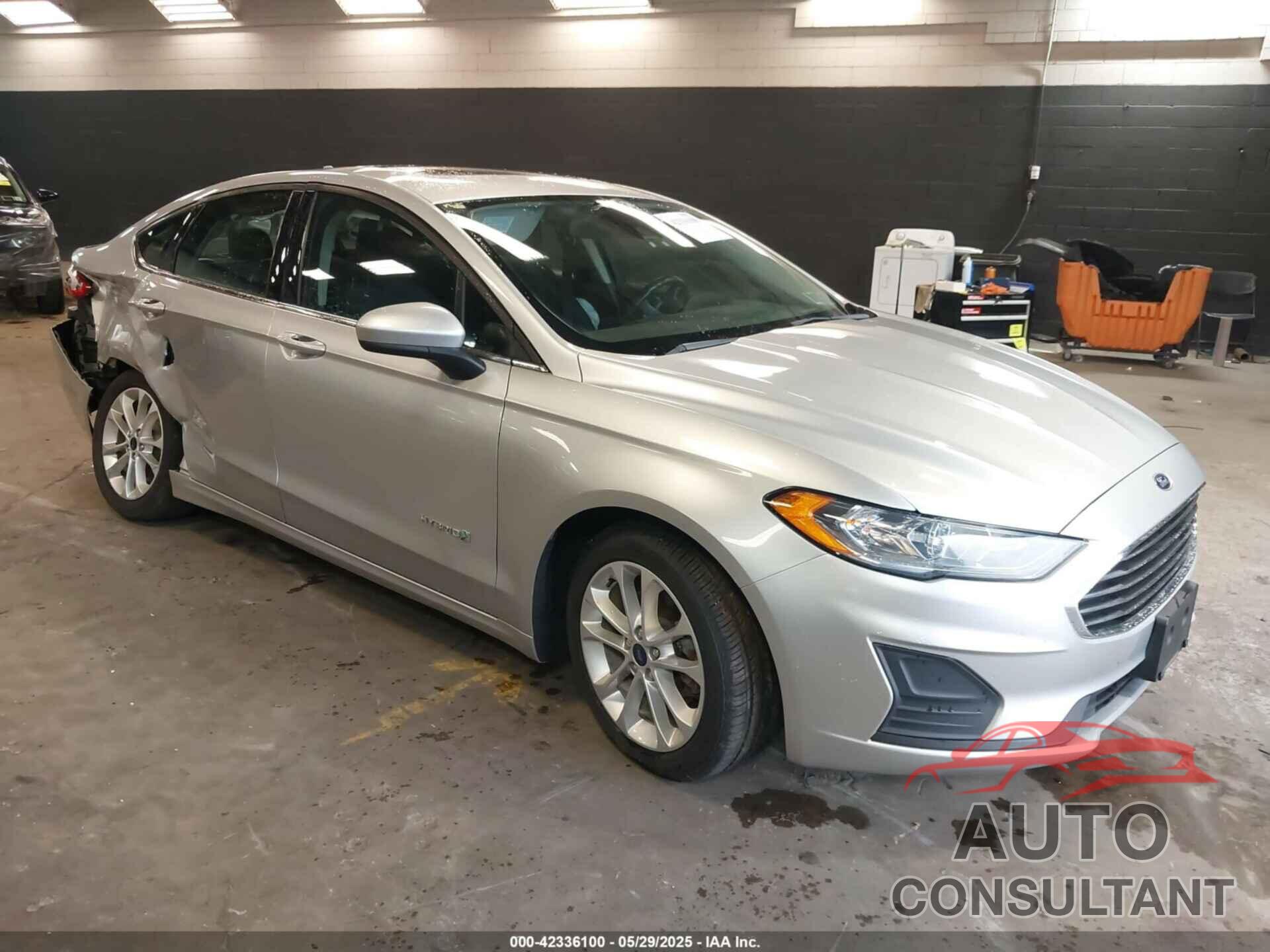 FORD FUSION HYBRID 2019 - 3FA6P0LUXKR111037
