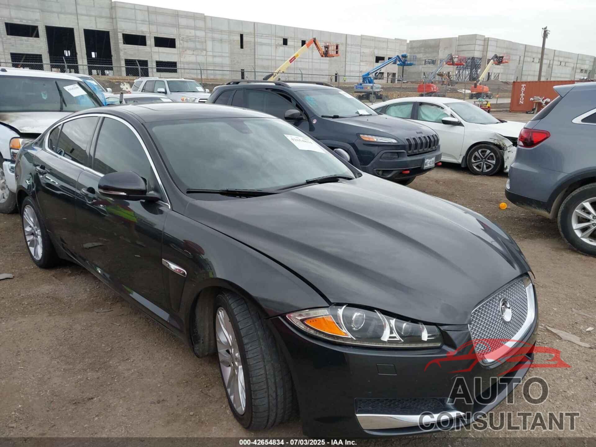 JAGUAR XF 2013 - SAJWA0E74D8S90586