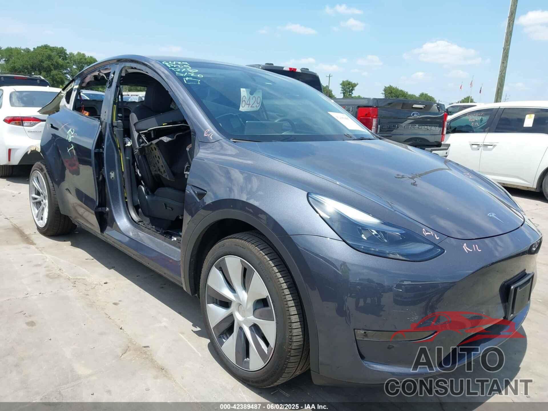 TESLA MODEL Y 2023 - 7SAYGDEE6PA196760