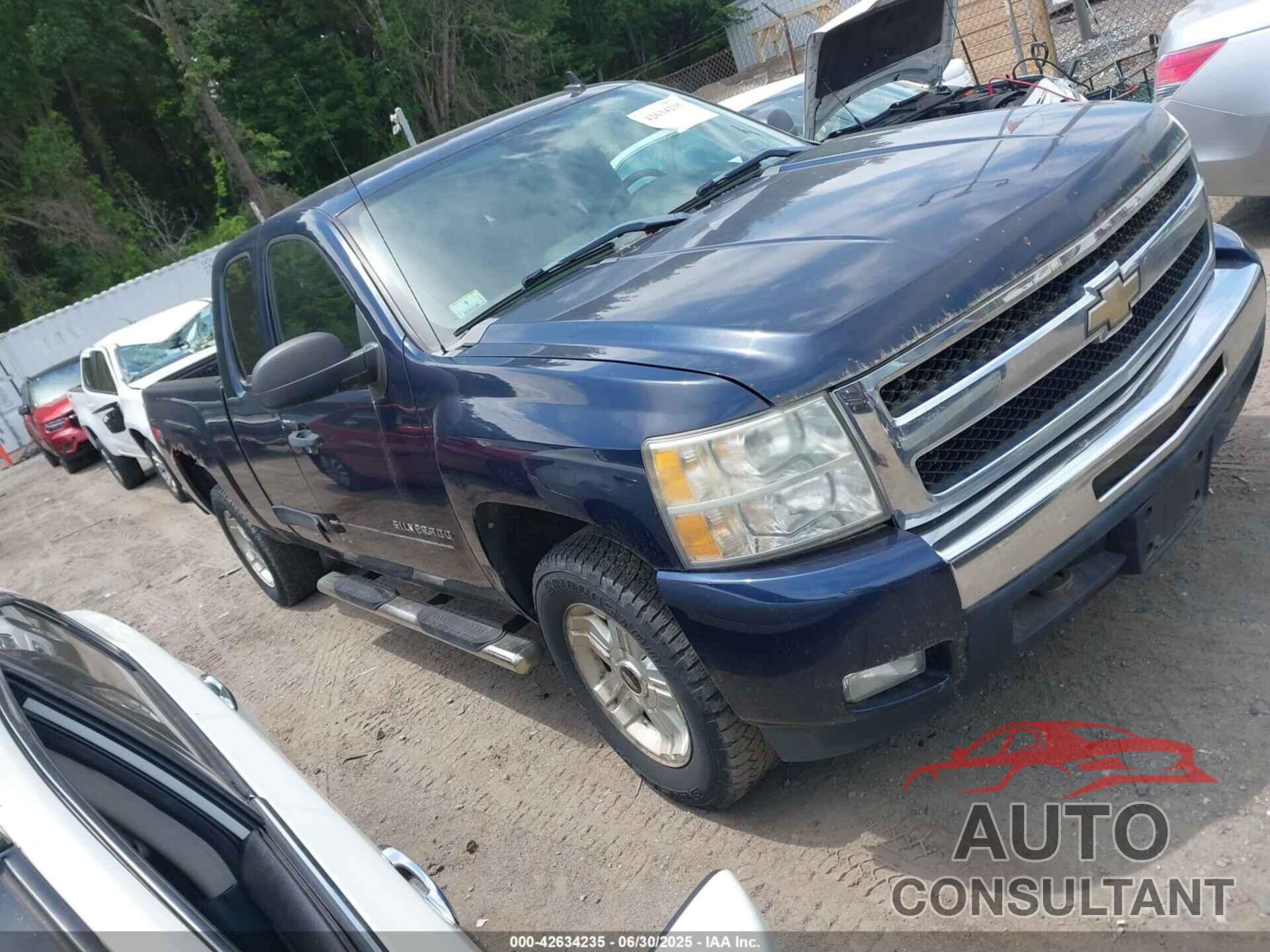 CHEVROLET SILVERADO 1500 2011 - 1GCRKSE35BZ102974