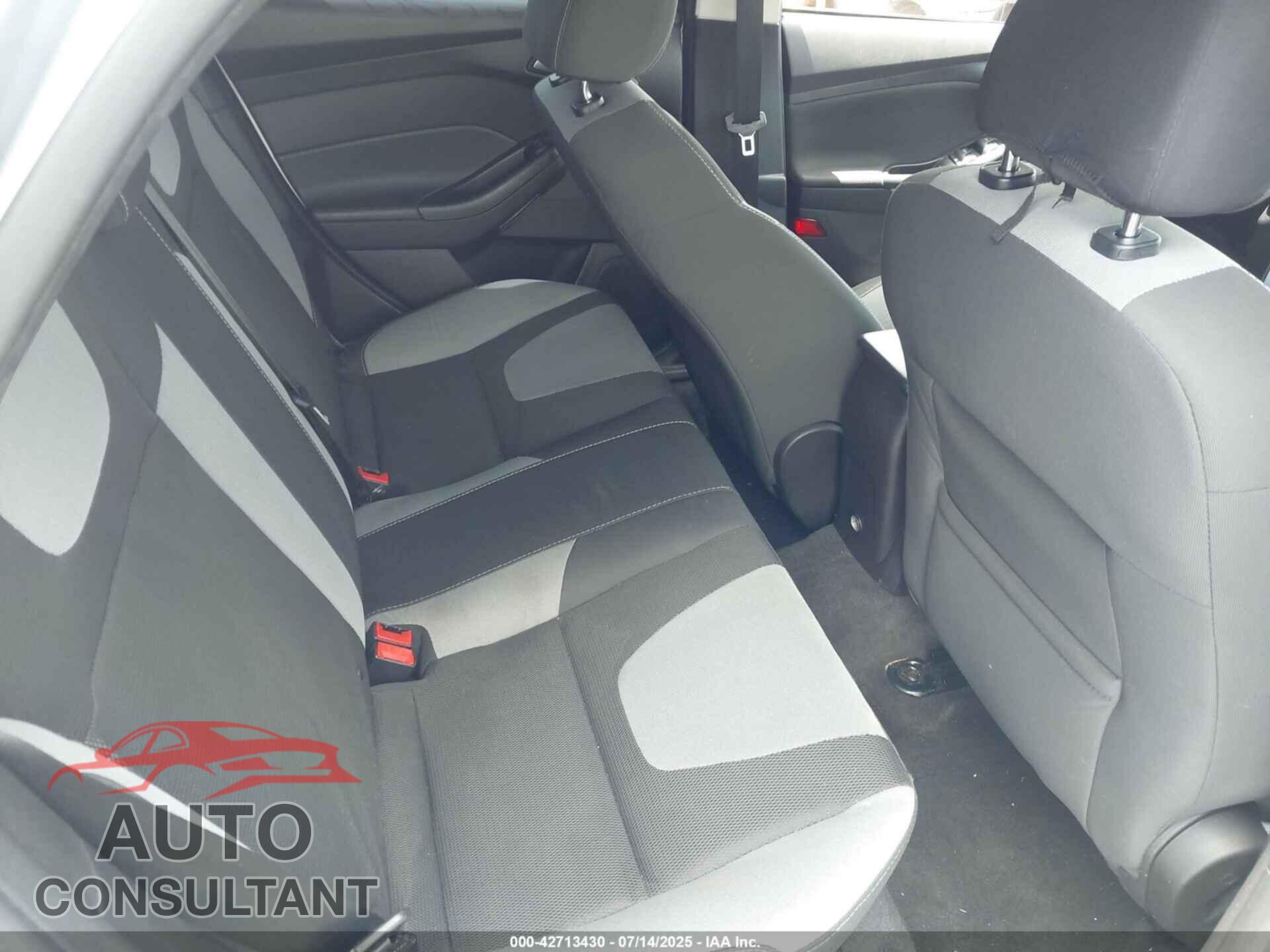 FORD FOCUS 2014 - 1FADP3F29EL109950
