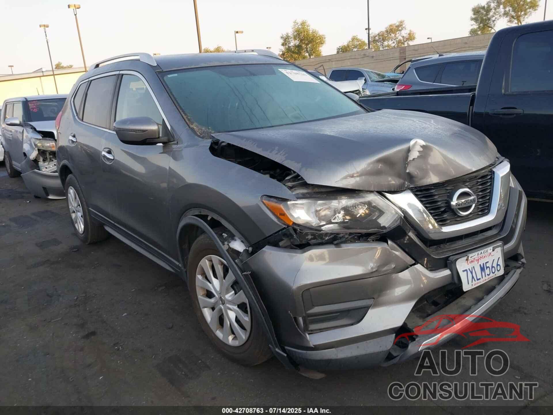 NISSAN ROGUE 2017 - KNMAT2MT7HP518573