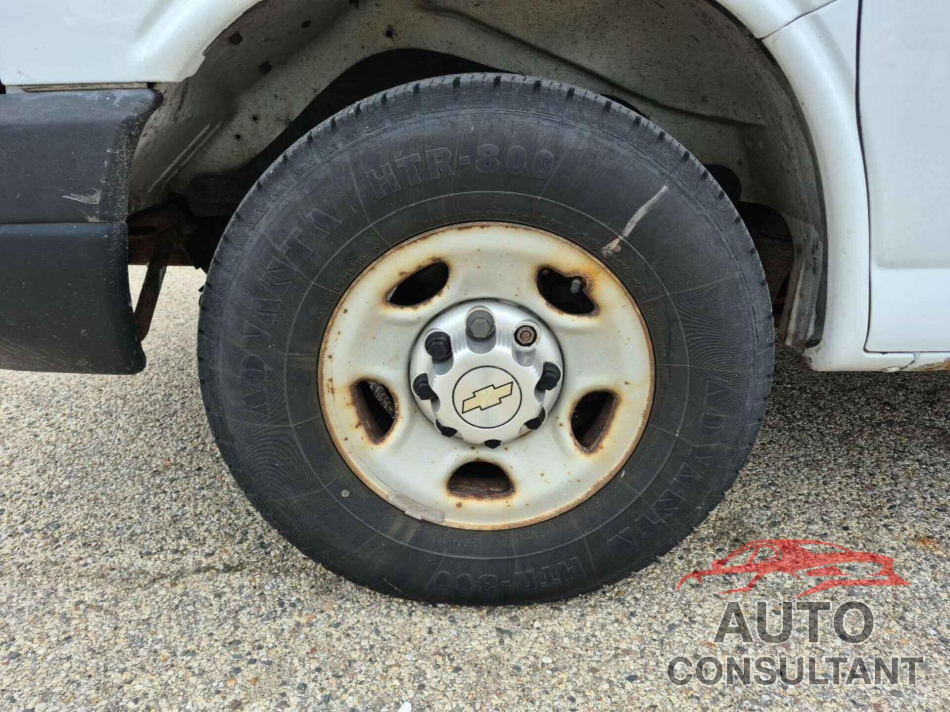 CHEVROLET EXPRESS G2500 2013 - 1GCWGFBA6D1106922