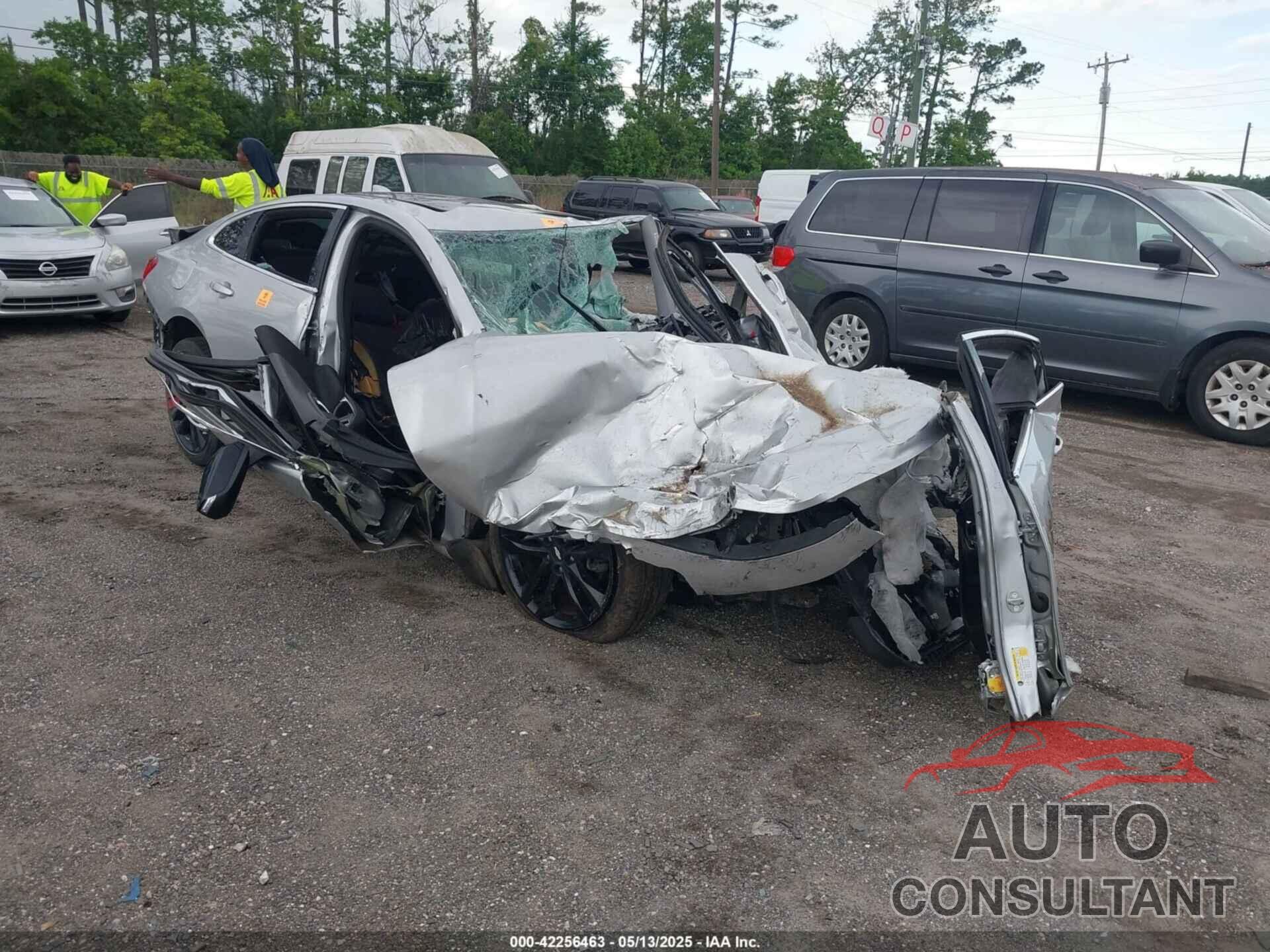CHEVROLET MALIBU 2018 - 1G1ZD5ST7JF202311