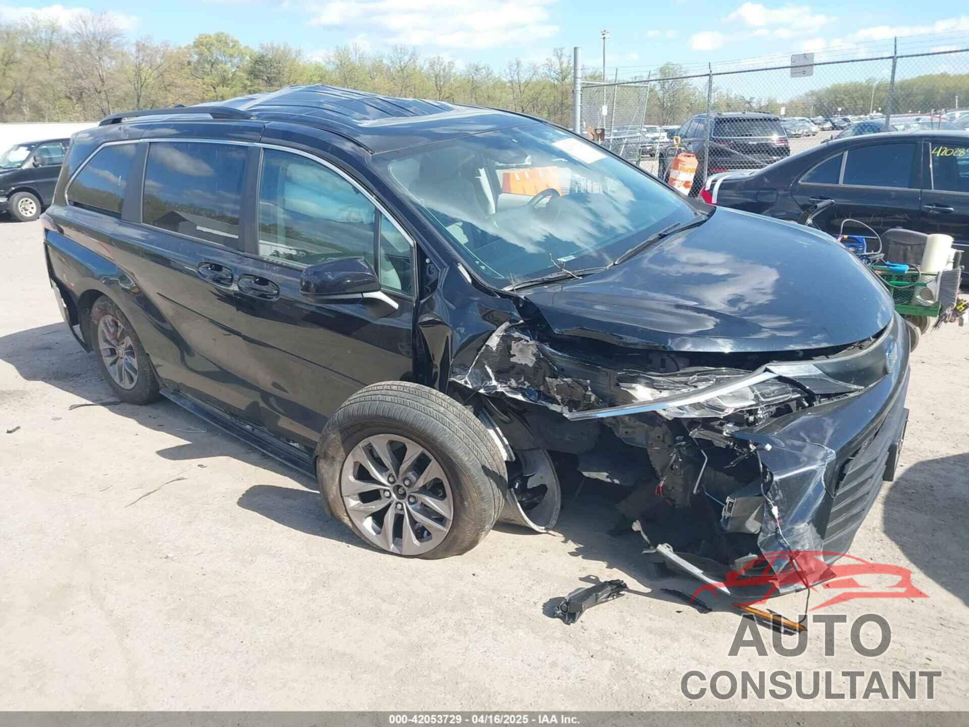 TOYOTA SIENNA 2022 - 5TDKSKFC1NS073088
