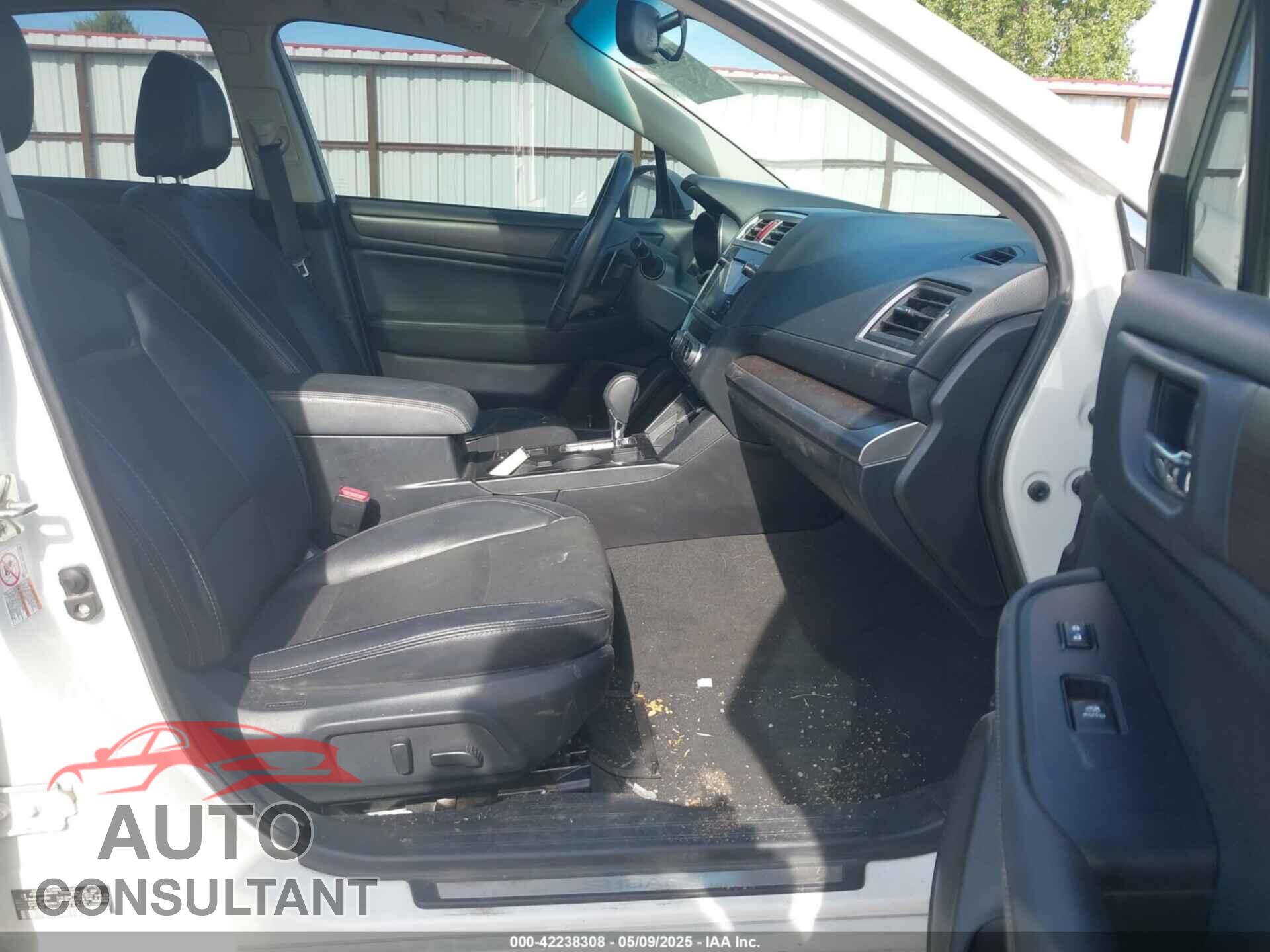 SUBARU LEGACY 2017 - 4S3BNAK62H3065122