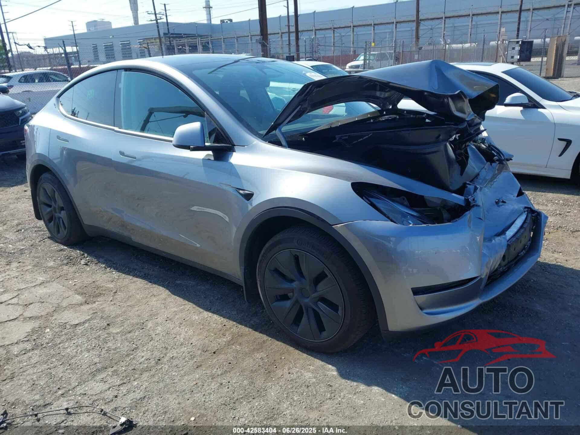 TESLA MODEL Y 2025 - 7SAYGDEE4SF281303