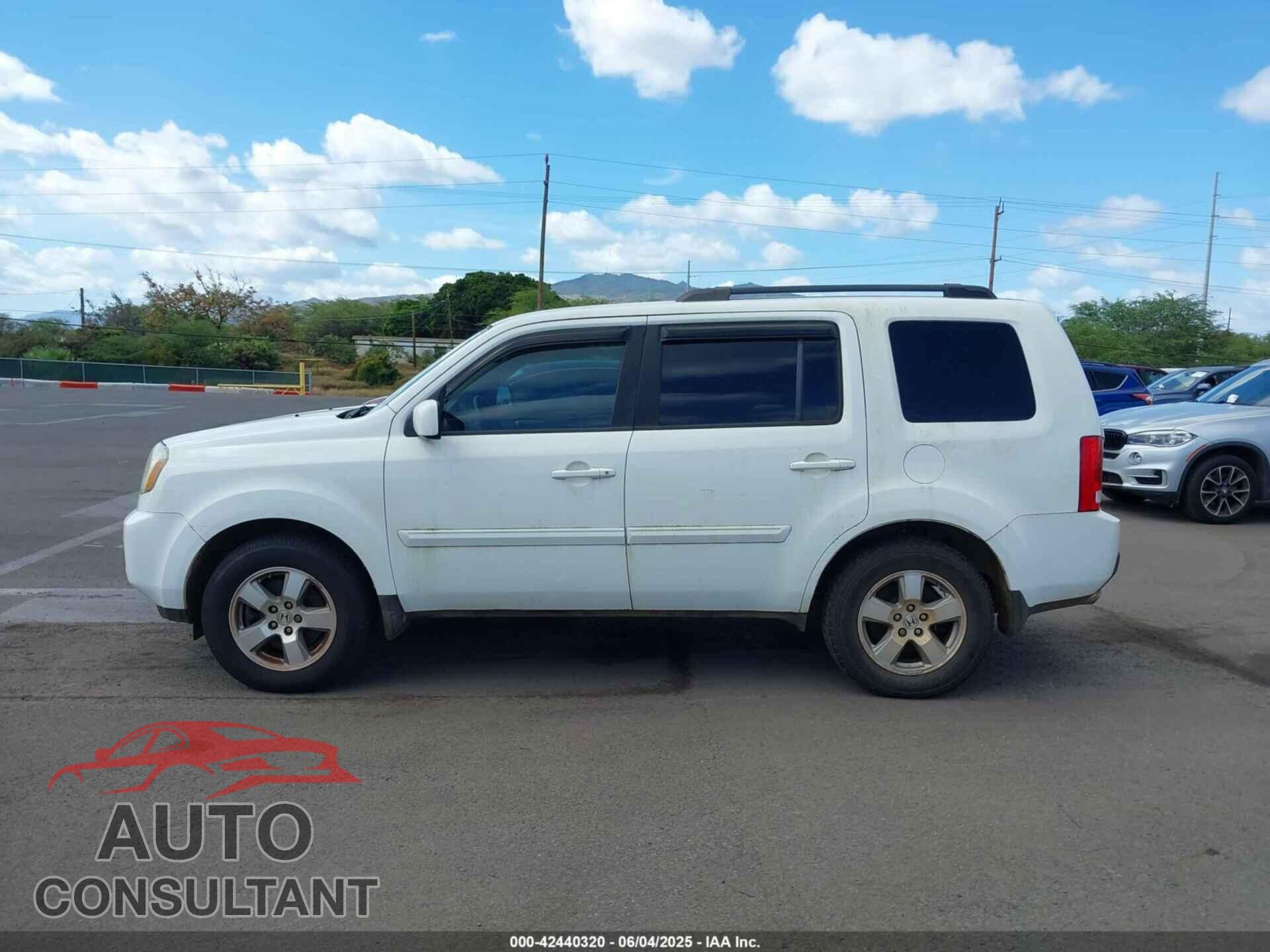 HONDA PILOT 2011 - 5FNYF3H69BB008324