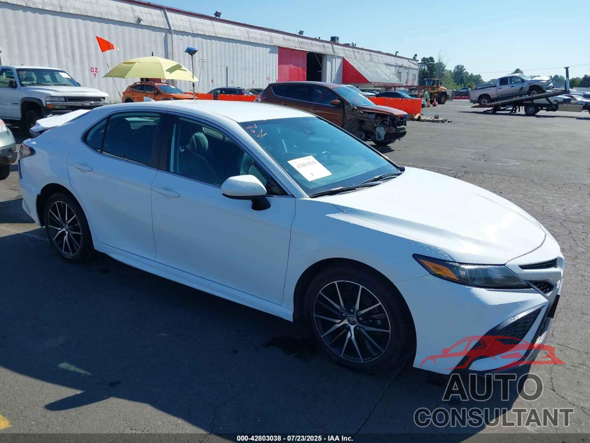 TOYOTA CAMRY 2021 - 4T1G11AK4MU523274