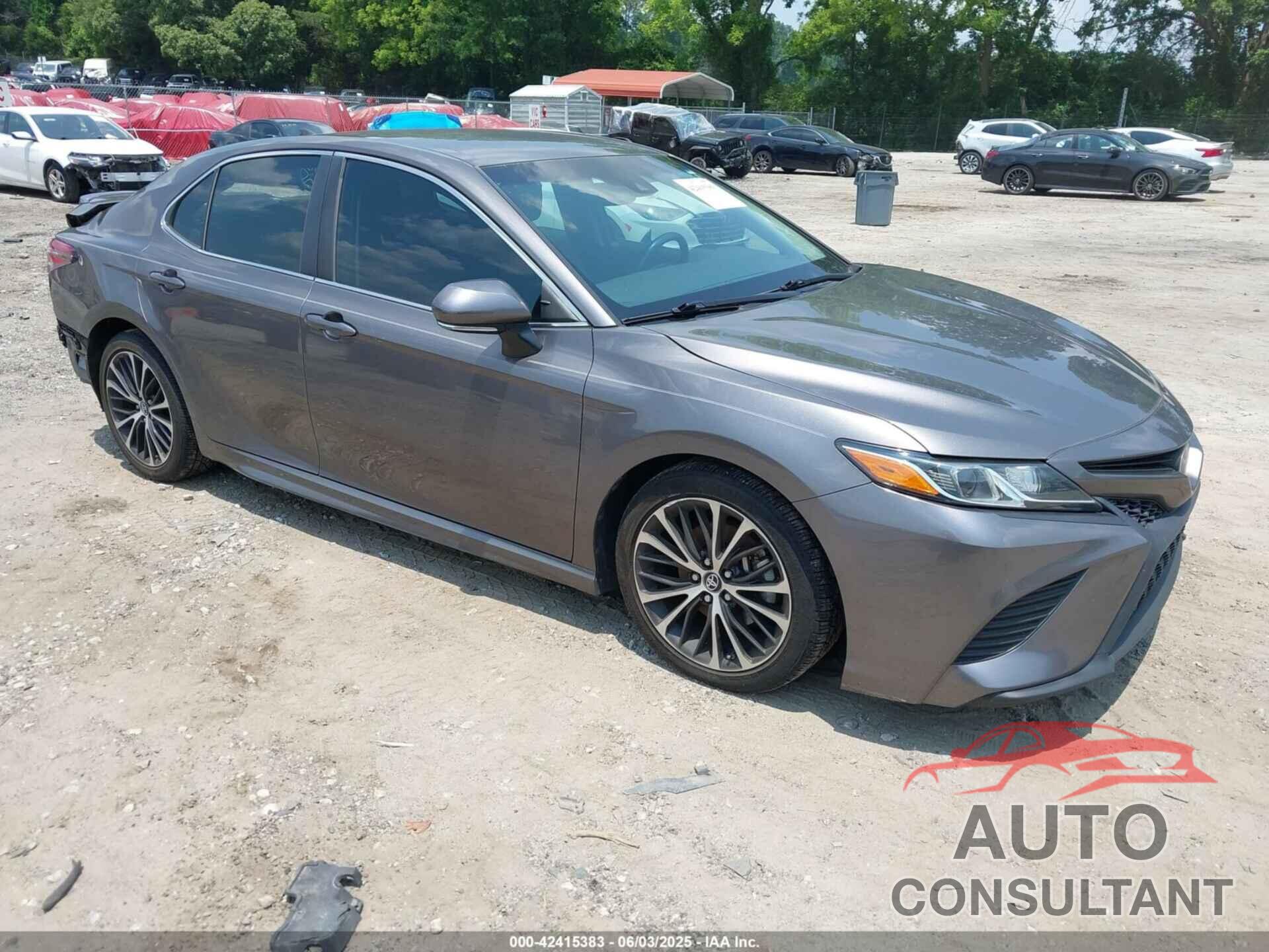 TOYOTA CAMRY 2018 - 4T1B11HK7JU019376