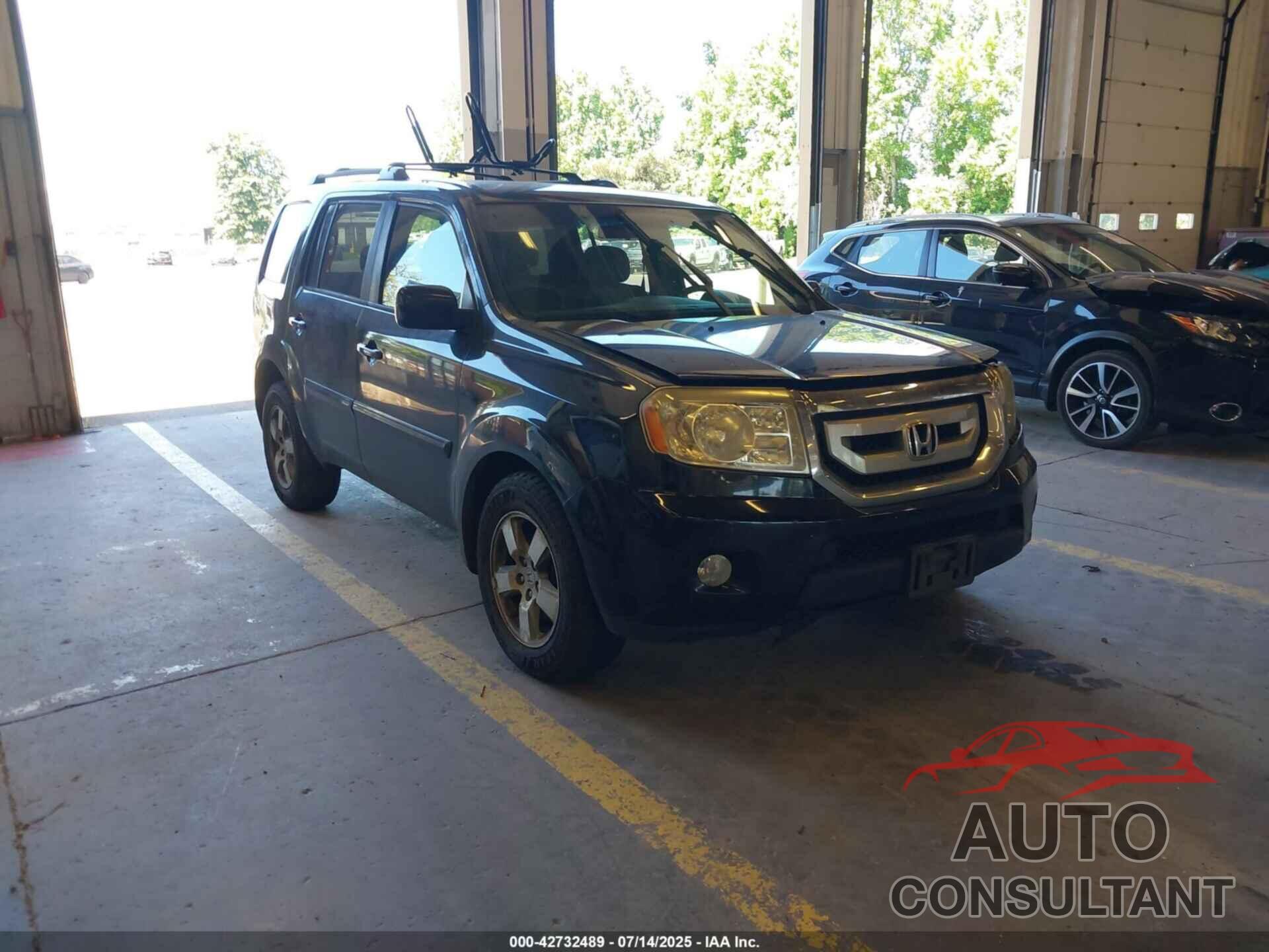 HONDA PILOT 2011 - 5FNYF4H46BB015915