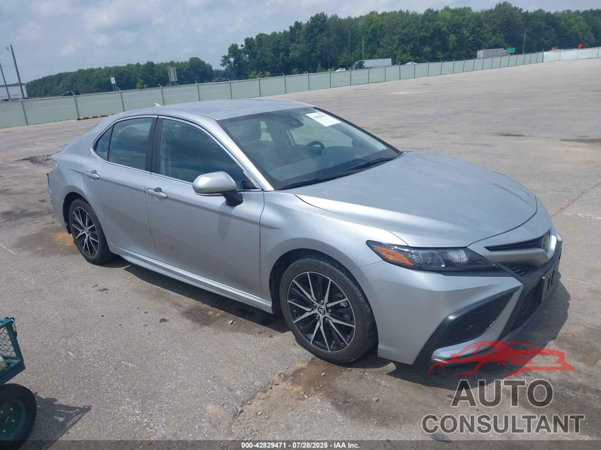 TOYOTA CAMRY 2023 - 4T1G11AK6PU738515