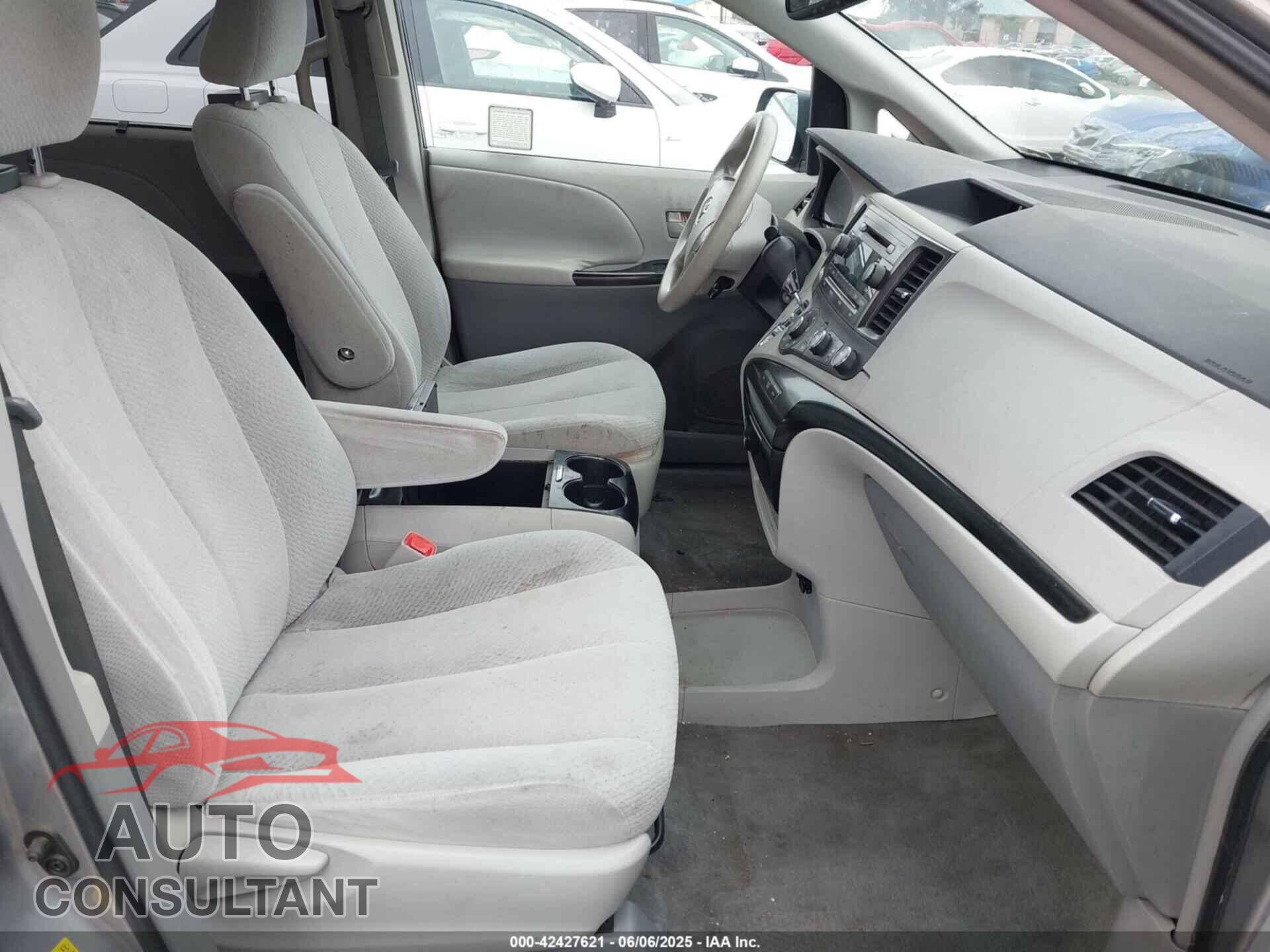 TOYOTA SIENNA 2011 - 5TDKK3DC8BS065980