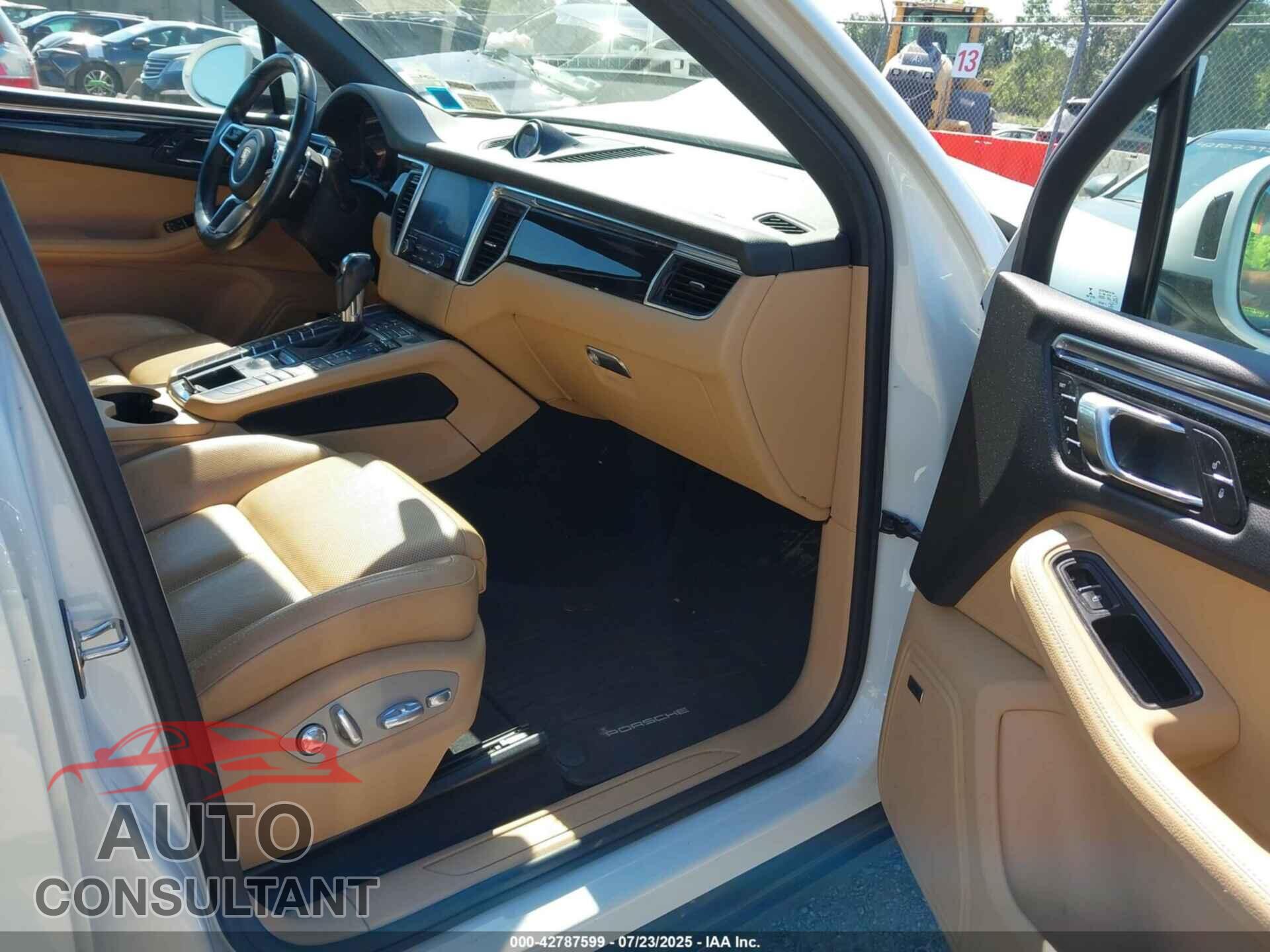PORSCHE MACAN 2017 - WP1AA2A51HLB05971