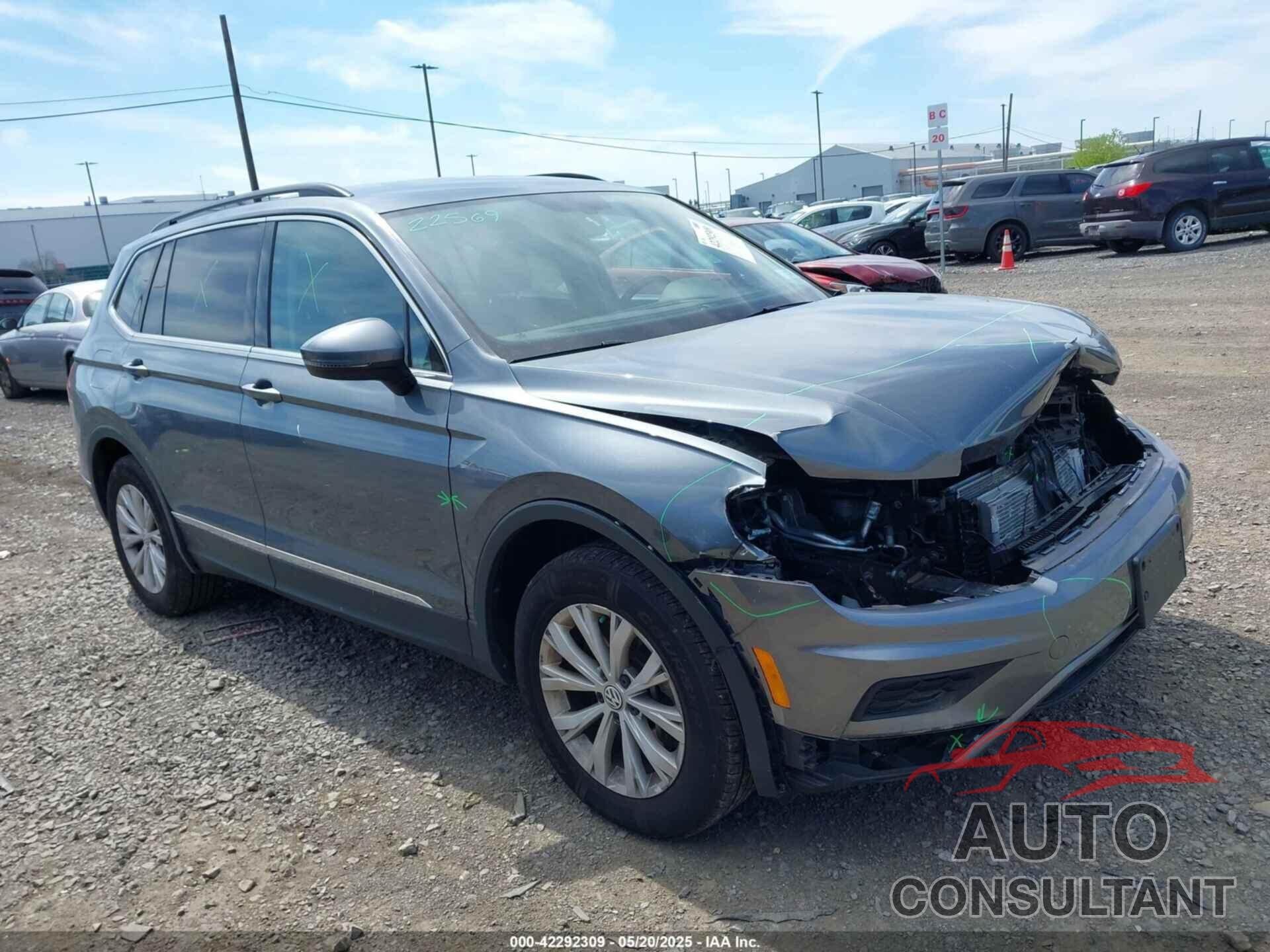 VOLKSWAGEN TIGUAN 2018 - 3VV2B7AX3JM138221